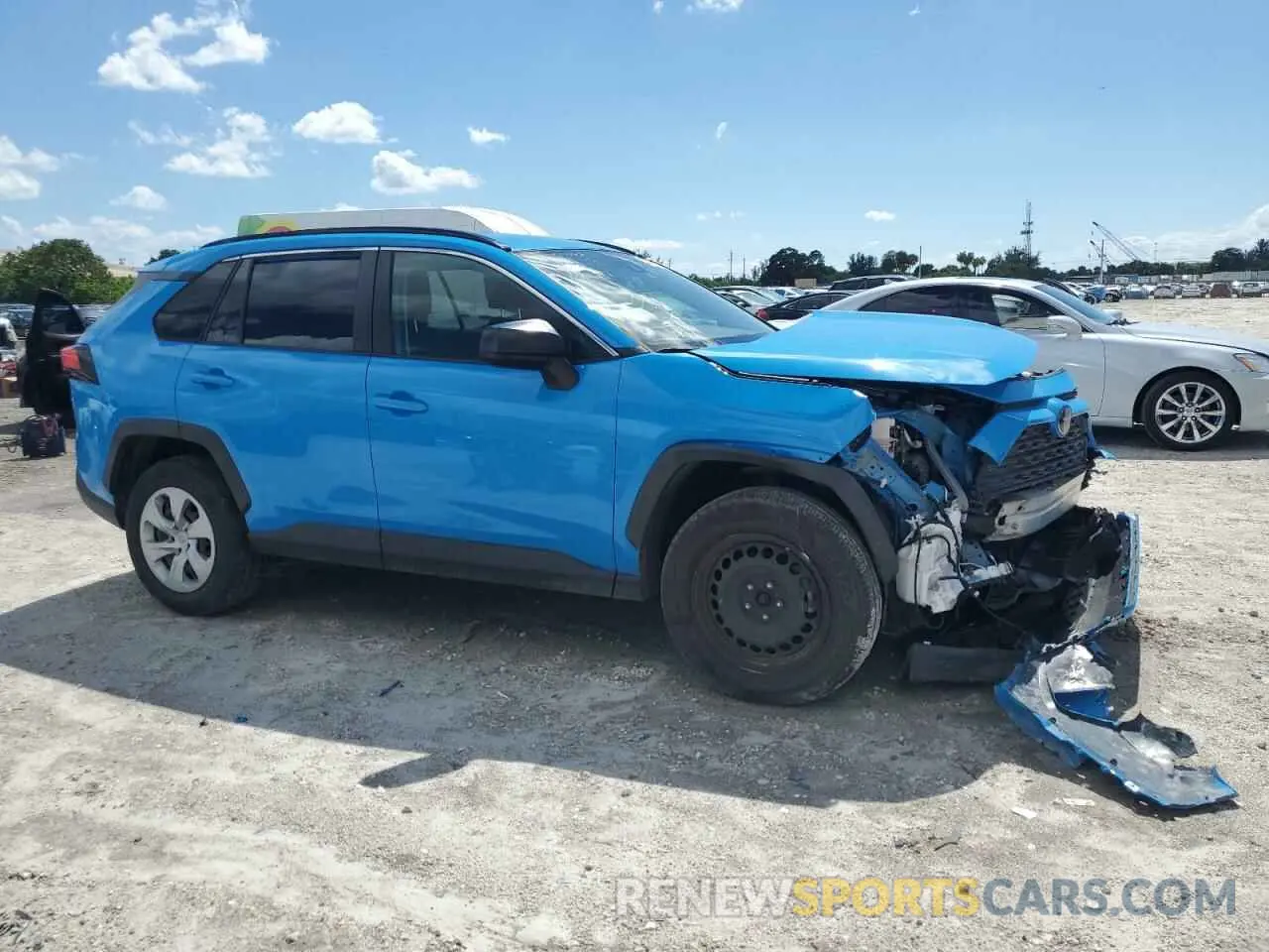 4 Photograph of a damaged car JTMH1RFV4LD057449 TOYOTA RAV4 2020