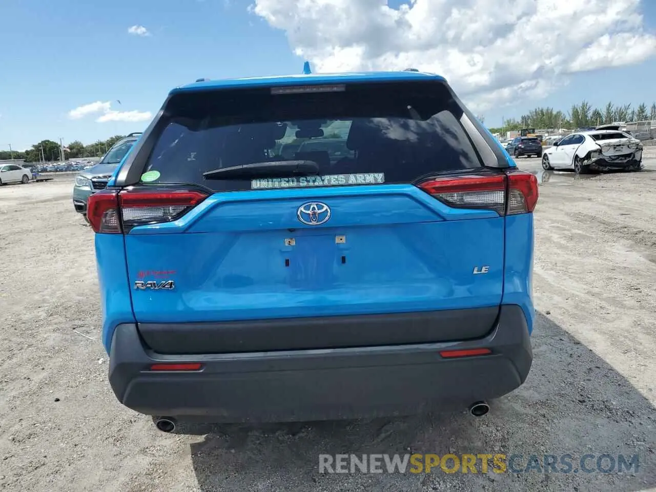 6 Photograph of a damaged car JTMH1RFV4LD057449 TOYOTA RAV4 2020