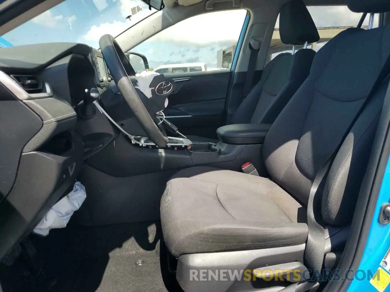 7 Photograph of a damaged car JTMH1RFV4LD057449 TOYOTA RAV4 2020