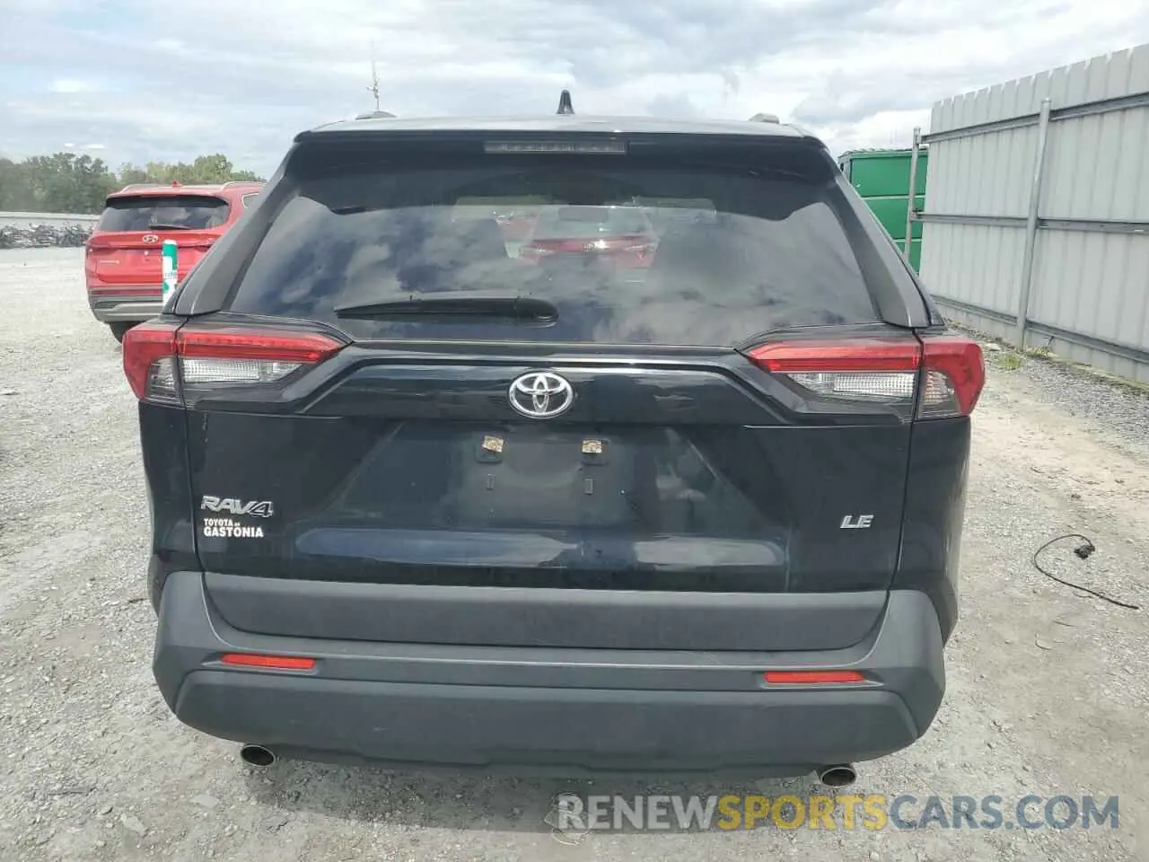 6 Photograph of a damaged car JTMH1RFV4LD060805 TOYOTA RAV4 2020