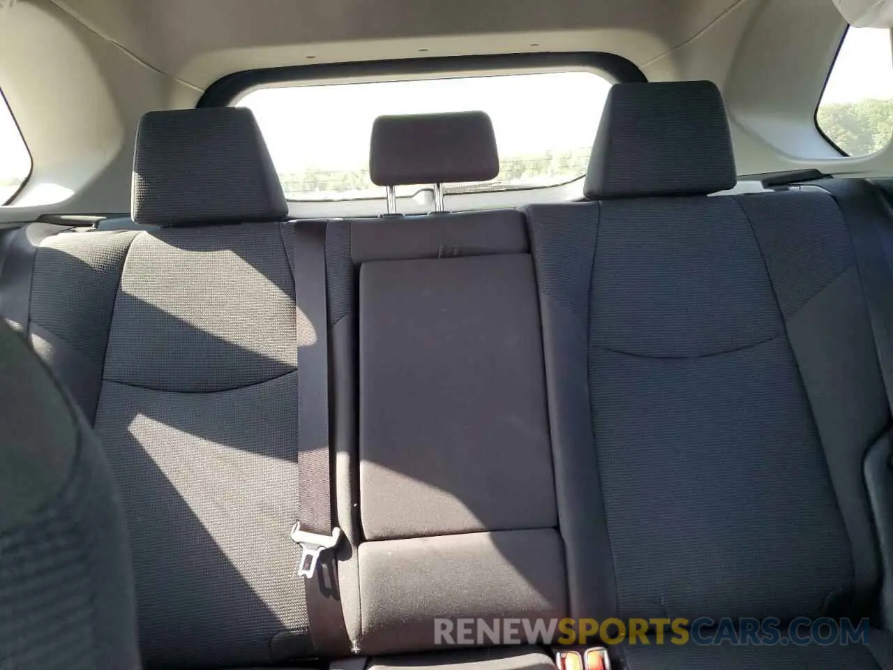 10 Photograph of a damaged car JTMH1RFV5LD060862 TOYOTA RAV4 2020