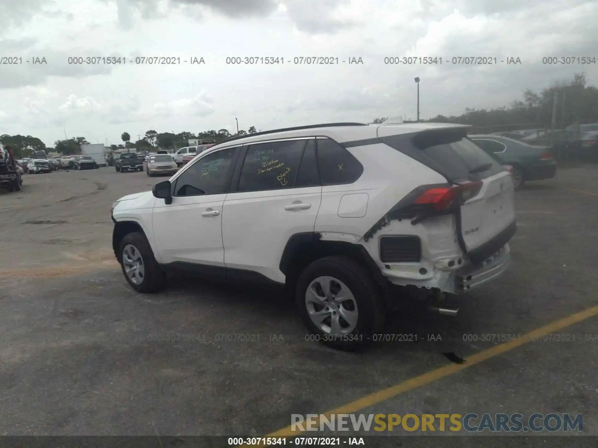 3 Photograph of a damaged car JTMH1RFV9LD521884 TOYOTA RAV4 2020