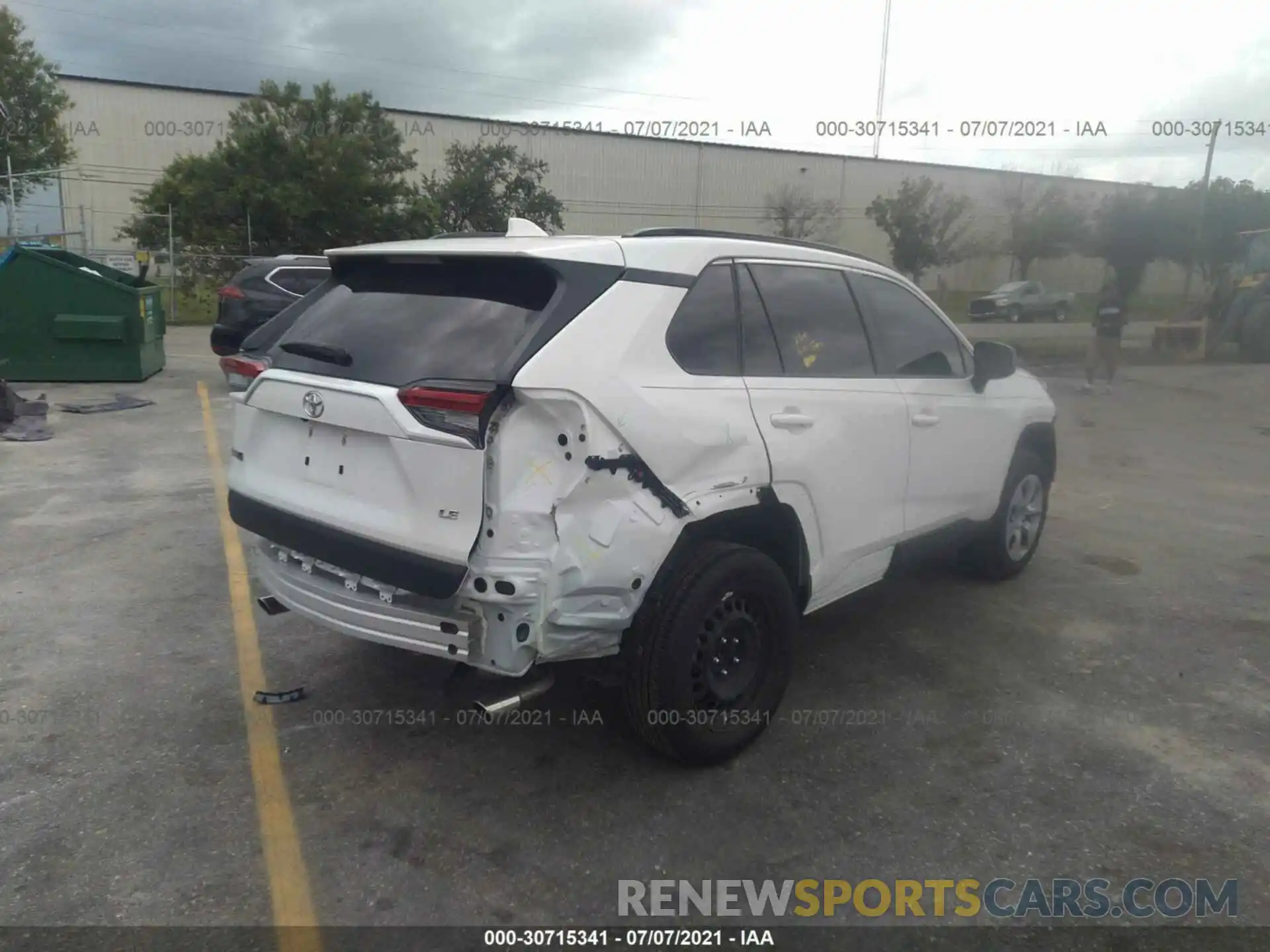 4 Photograph of a damaged car JTMH1RFV9LD521884 TOYOTA RAV4 2020