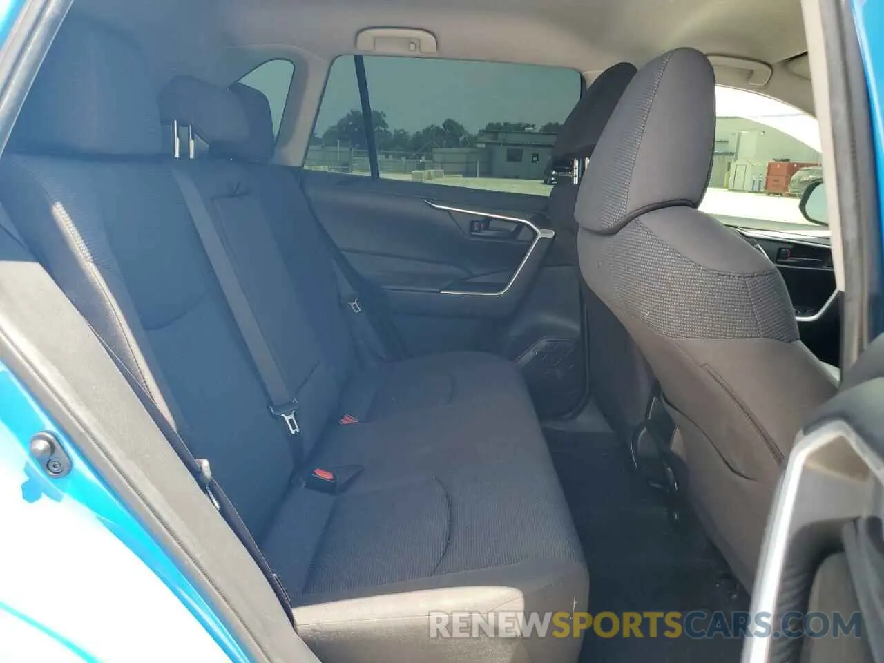 11 Photograph of a damaged car JTMH1RFVXLD052031 TOYOTA RAV4 2020
