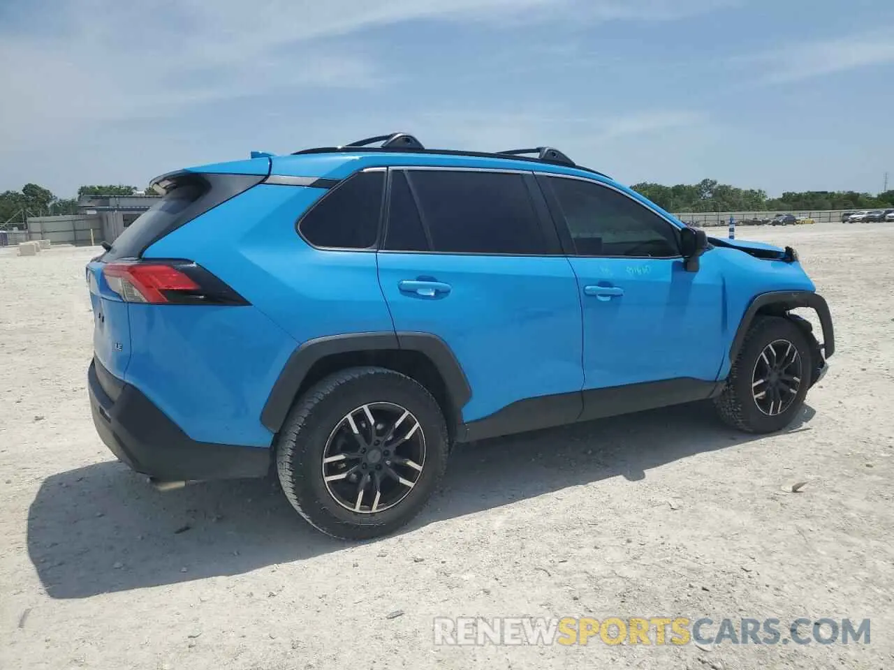 3 Photograph of a damaged car JTMH1RFVXLD052031 TOYOTA RAV4 2020