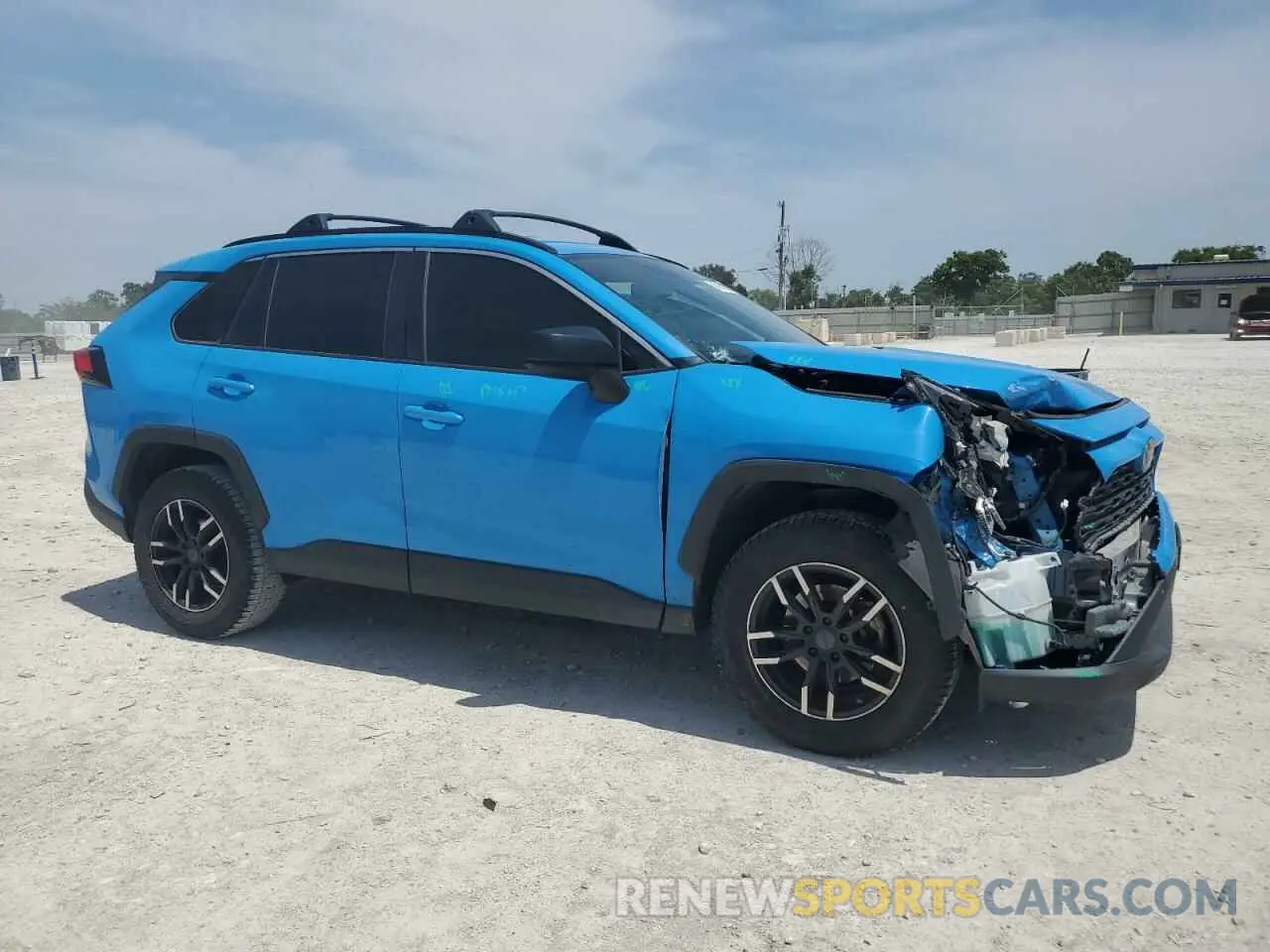 4 Photograph of a damaged car JTMH1RFVXLD052031 TOYOTA RAV4 2020