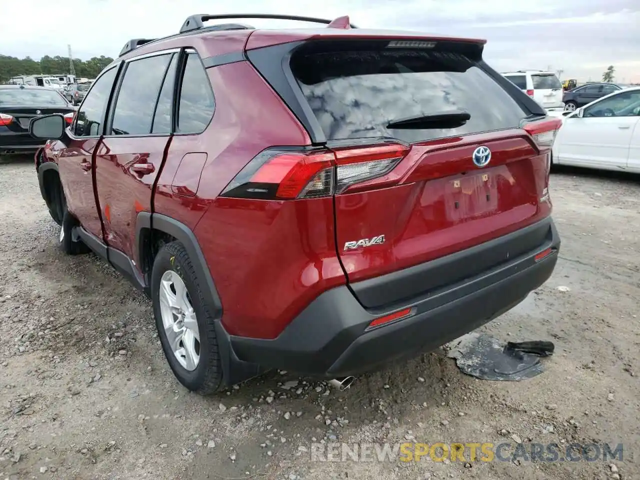 3 Photograph of a damaged car JTML6RFV6LD004327 TOYOTA RAV4 2020