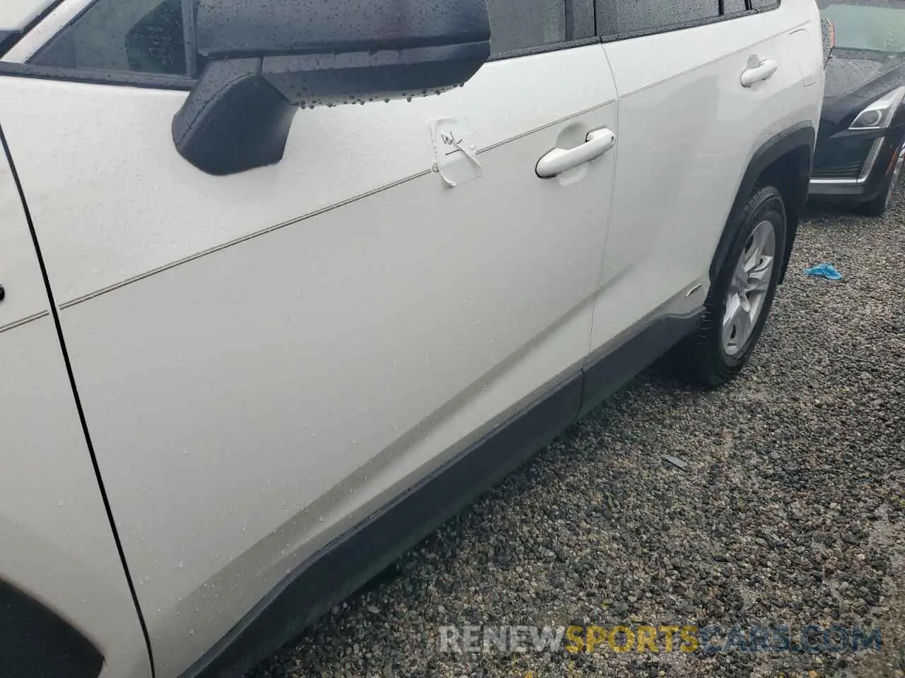 13 Photograph of a damaged car JTMLWRFV8LD068398 TOYOTA RAV4 2020