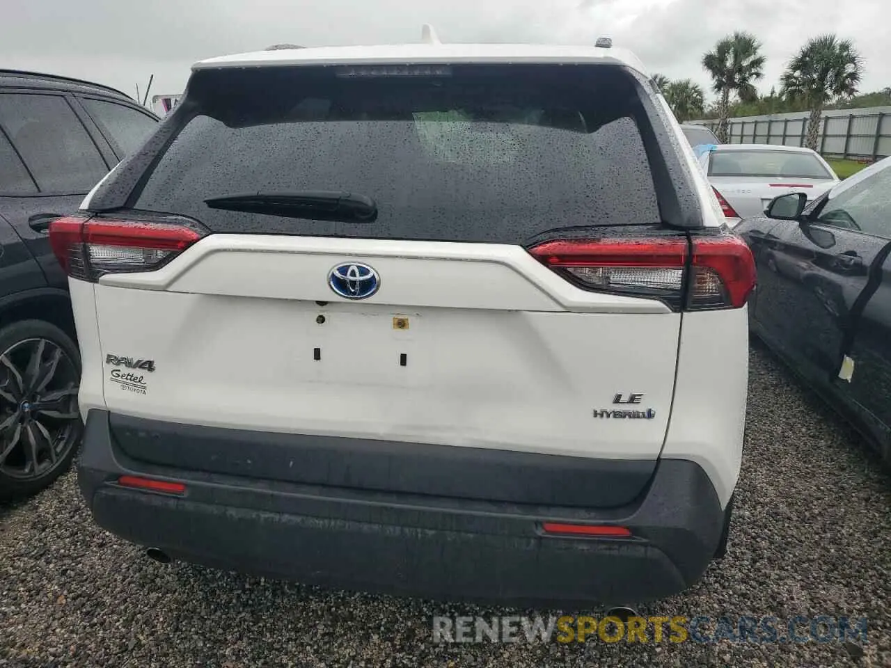 6 Photograph of a damaged car JTMLWRFV8LD068398 TOYOTA RAV4 2020