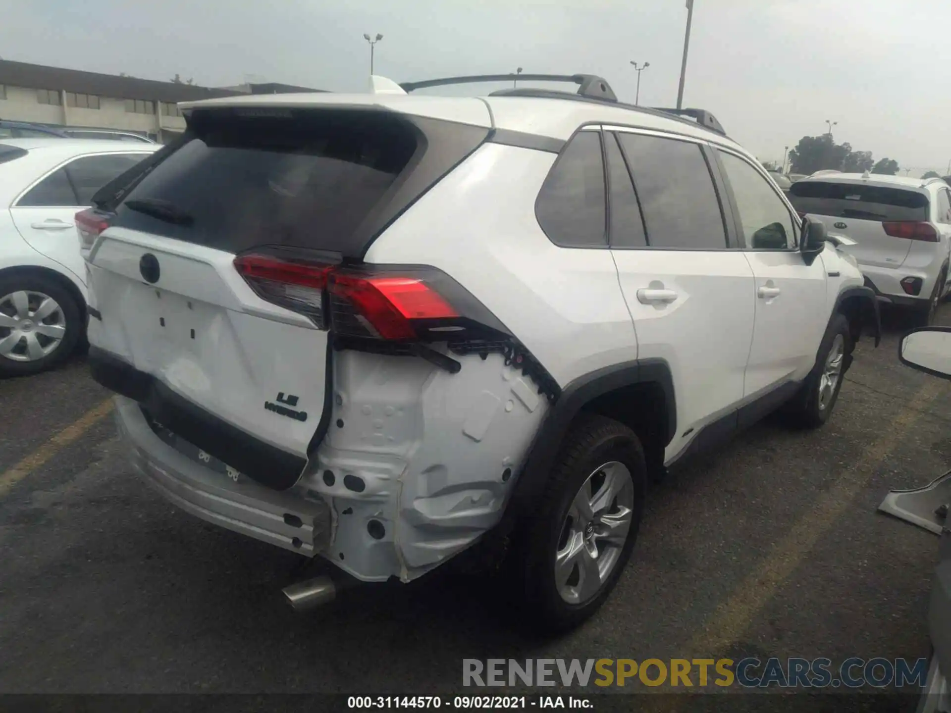 4 Photograph of a damaged car JTMLWRFV8LD533729 TOYOTA RAV4 2020