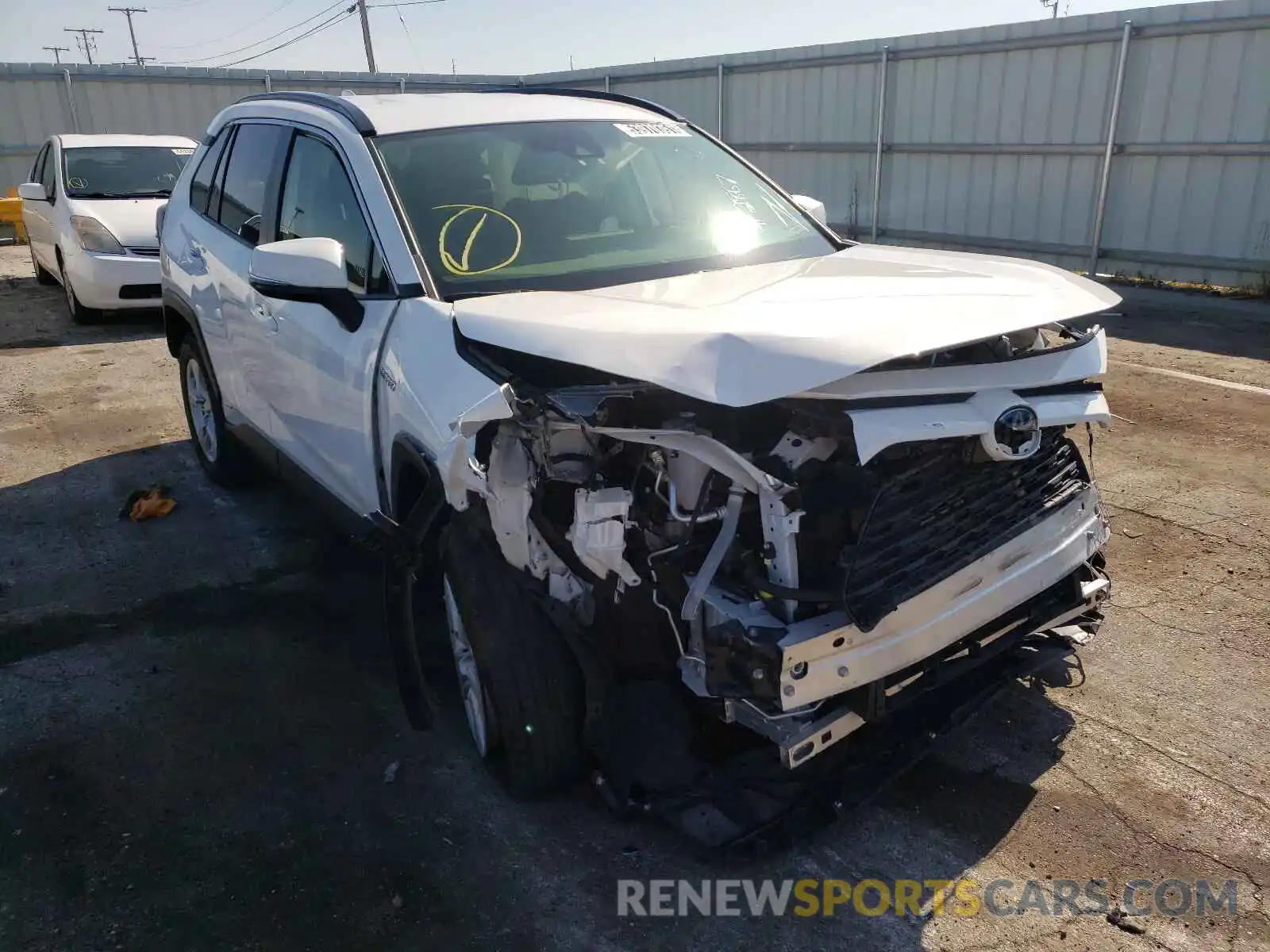 1 Photograph of a damaged car JTMM6RFV0LD002867 TOYOTA RAV4 2020