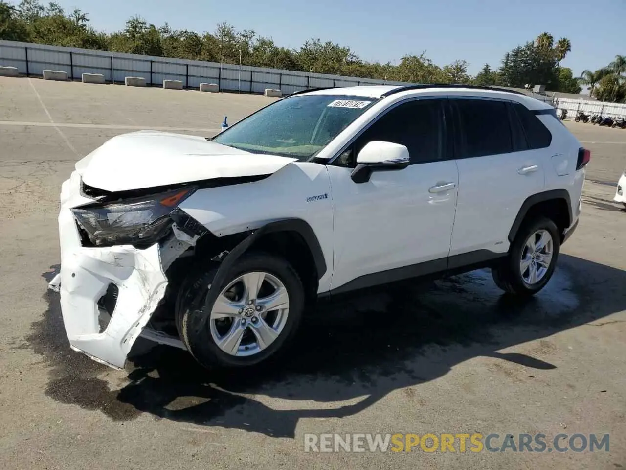 1 Photograph of a damaged car JTMM6RFV2LD005673 TOYOTA RAV4 2020