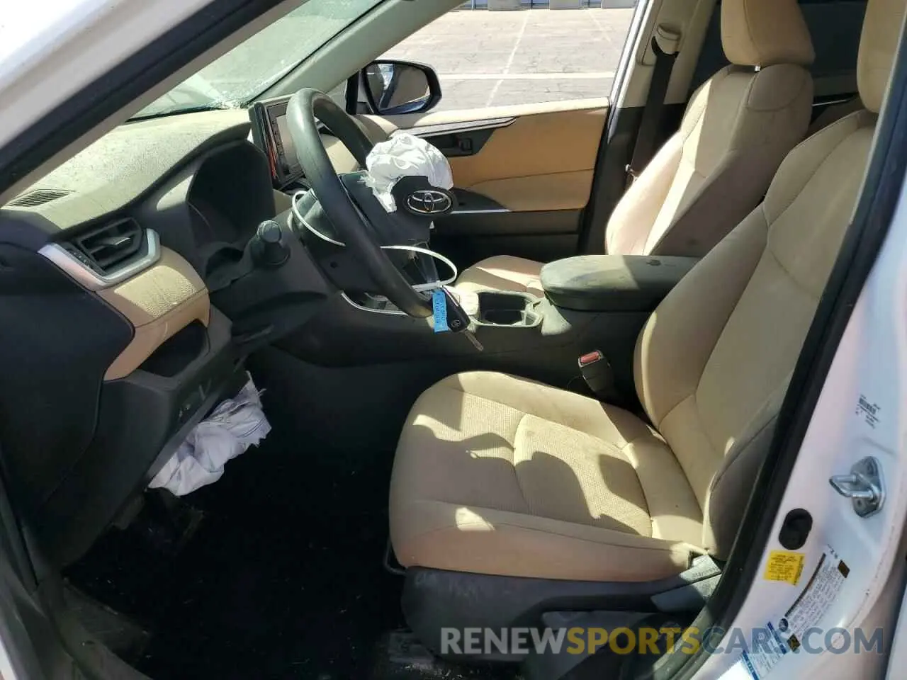 7 Photograph of a damaged car JTMM6RFV2LD005673 TOYOTA RAV4 2020