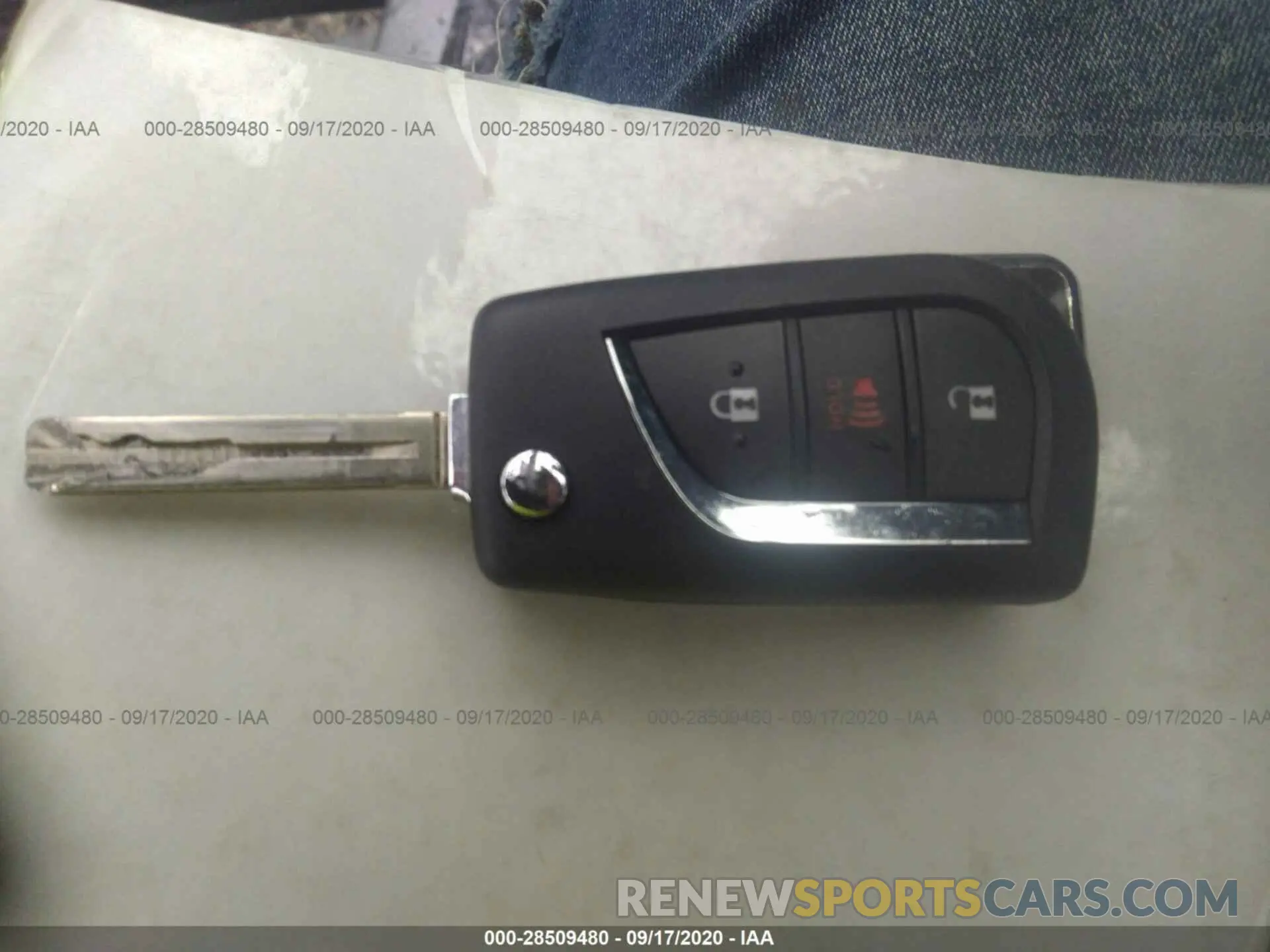 11 Photograph of a damaged car JTMMWRFV0LD048974 TOYOTA RAV4 2020