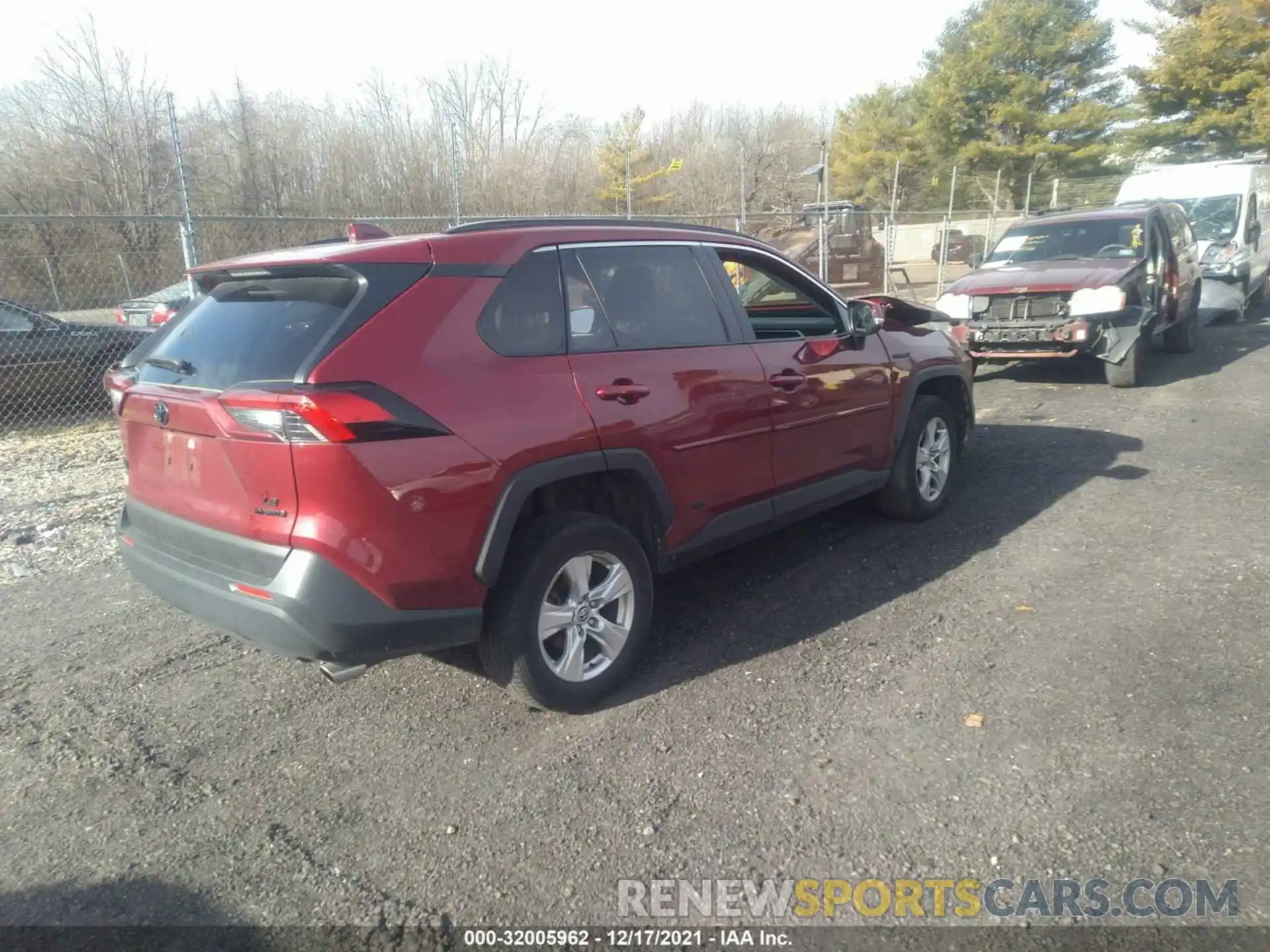 4 Photograph of a damaged car JTMMWRFV4LD072985 TOYOTA RAV4 2020