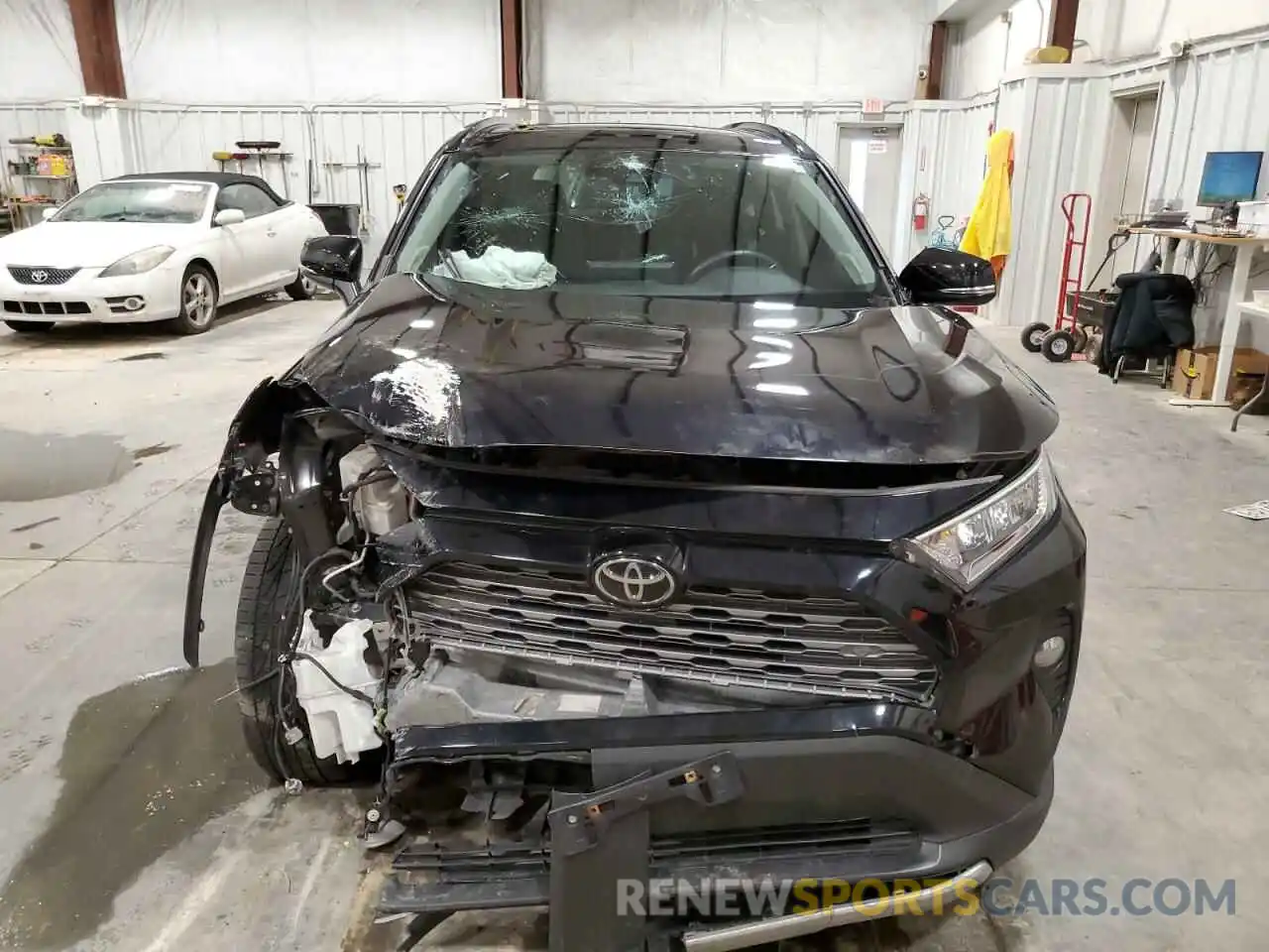 5 Photograph of a damaged car JTMN1RFV1LJ037244 TOYOTA RAV4 2020