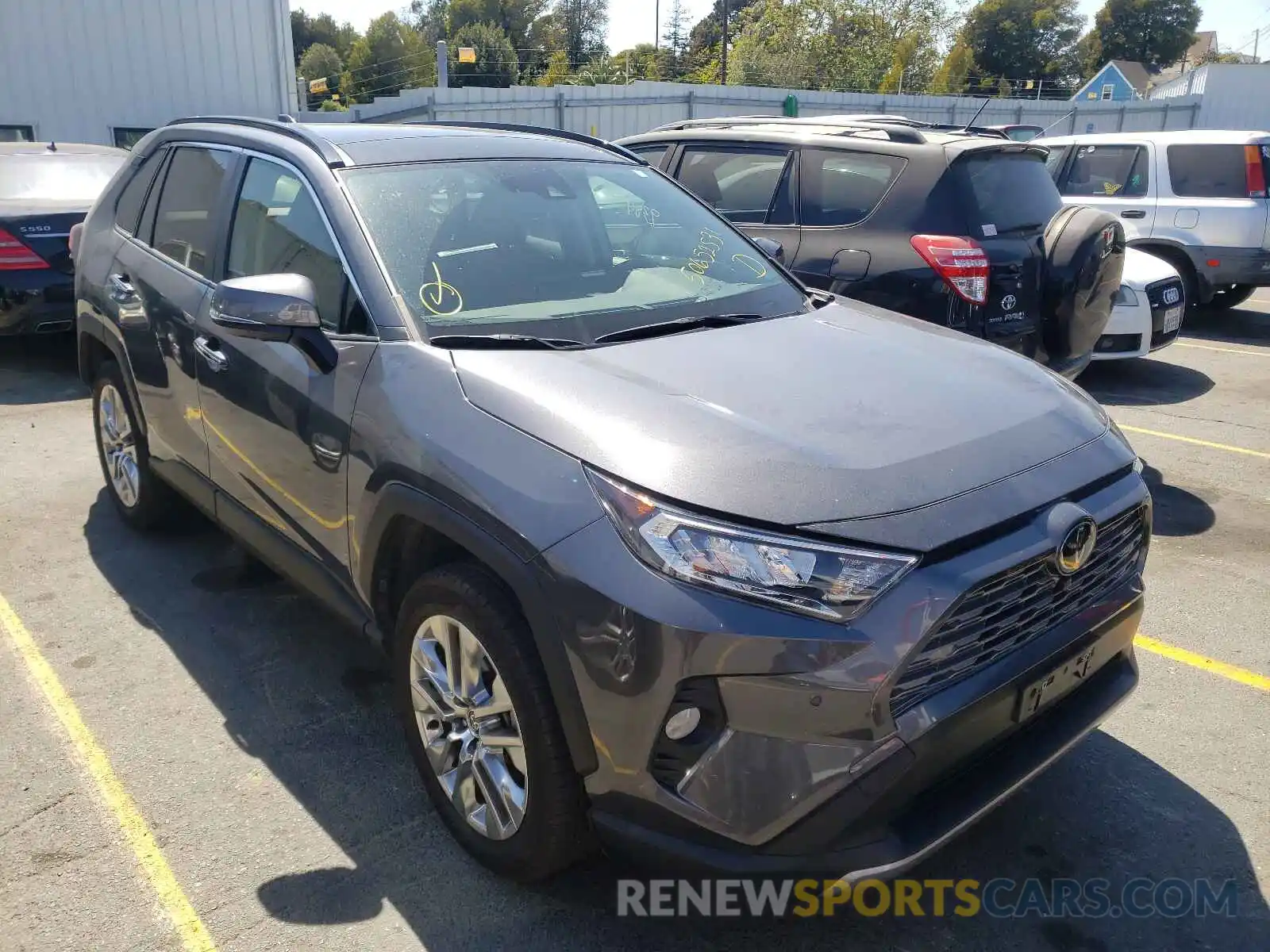 1 Photograph of a damaged car JTMN1RFV2LD529571 TOYOTA RAV4 2020