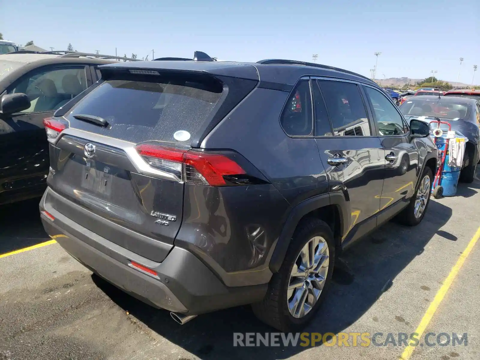 4 Photograph of a damaged car JTMN1RFV2LD529571 TOYOTA RAV4 2020