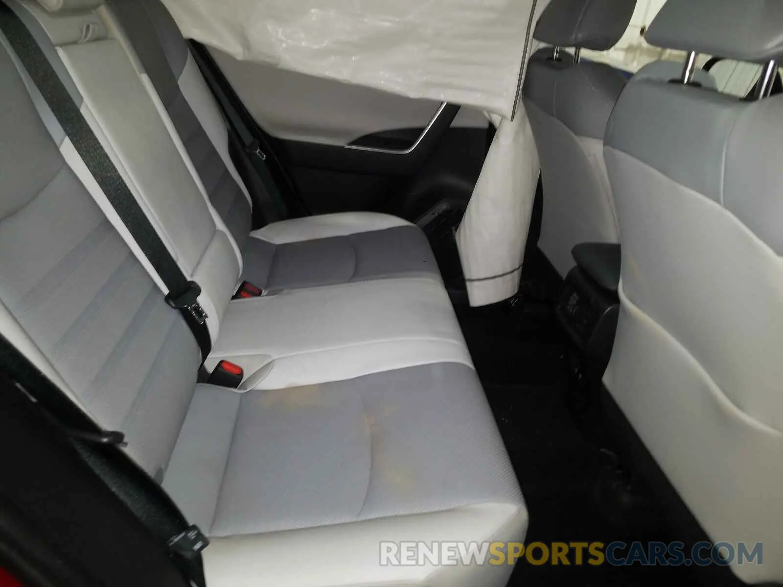 6 Photograph of a damaged car JTMN1RFV3LD531281 TOYOTA RAV4 2020