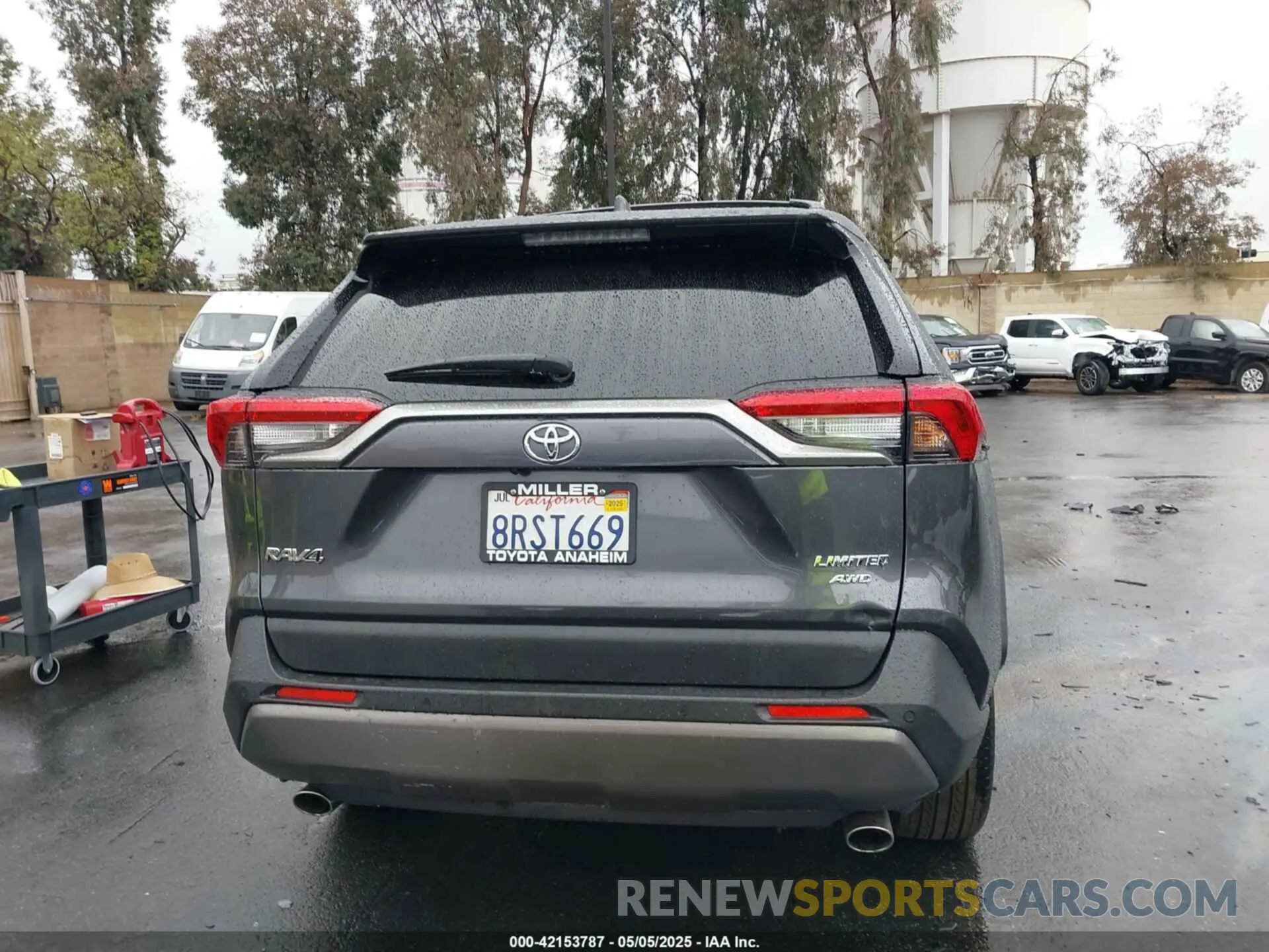 16 Photograph of a damaged car JTMN1RFV4LD065845 TOYOTA RAV4 2020