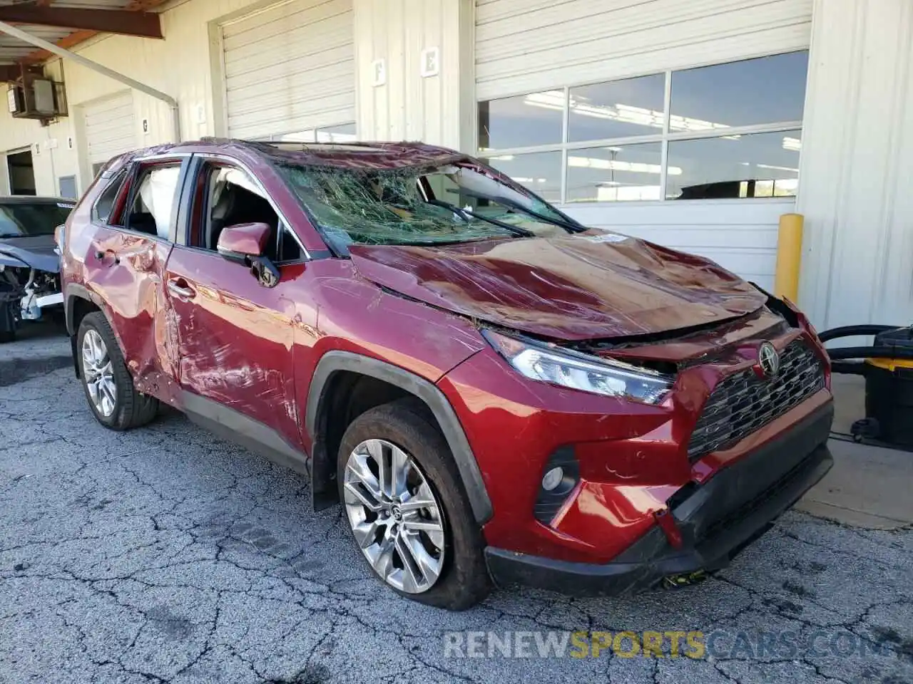 1 Photograph of a damaged car JTMN1RFV6LD064714 TOYOTA RAV4 2020