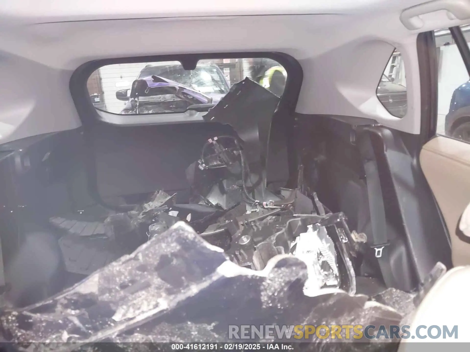 12 Photograph of a damaged car JTMN1RFV6LJ038969 TOYOTA RAV4 2020