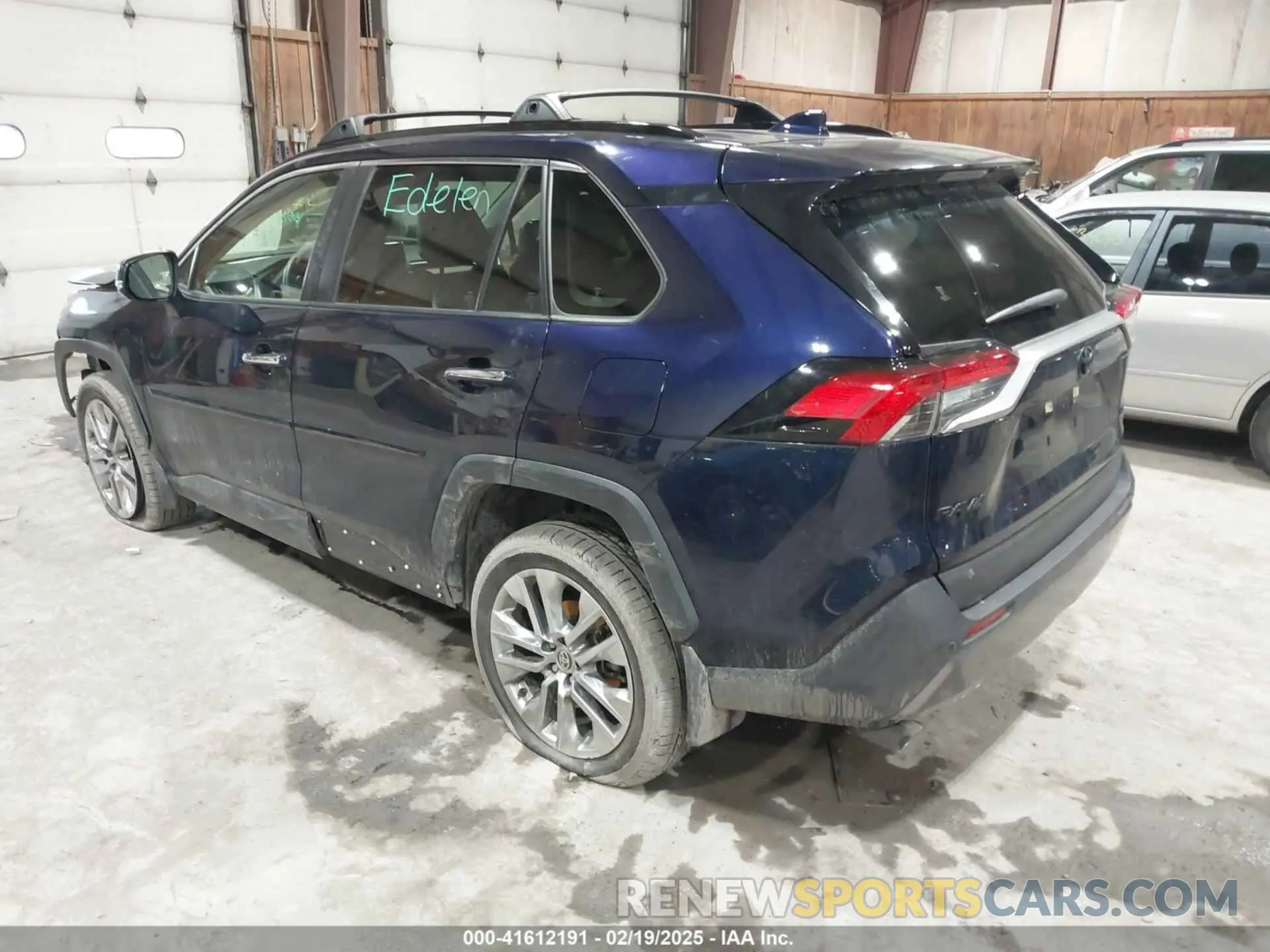 3 Photograph of a damaged car JTMN1RFV6LJ038969 TOYOTA RAV4 2020