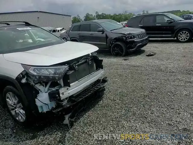 14 Photograph of a damaged car JTMN1RFV8LD527887 TOYOTA RAV4 2020