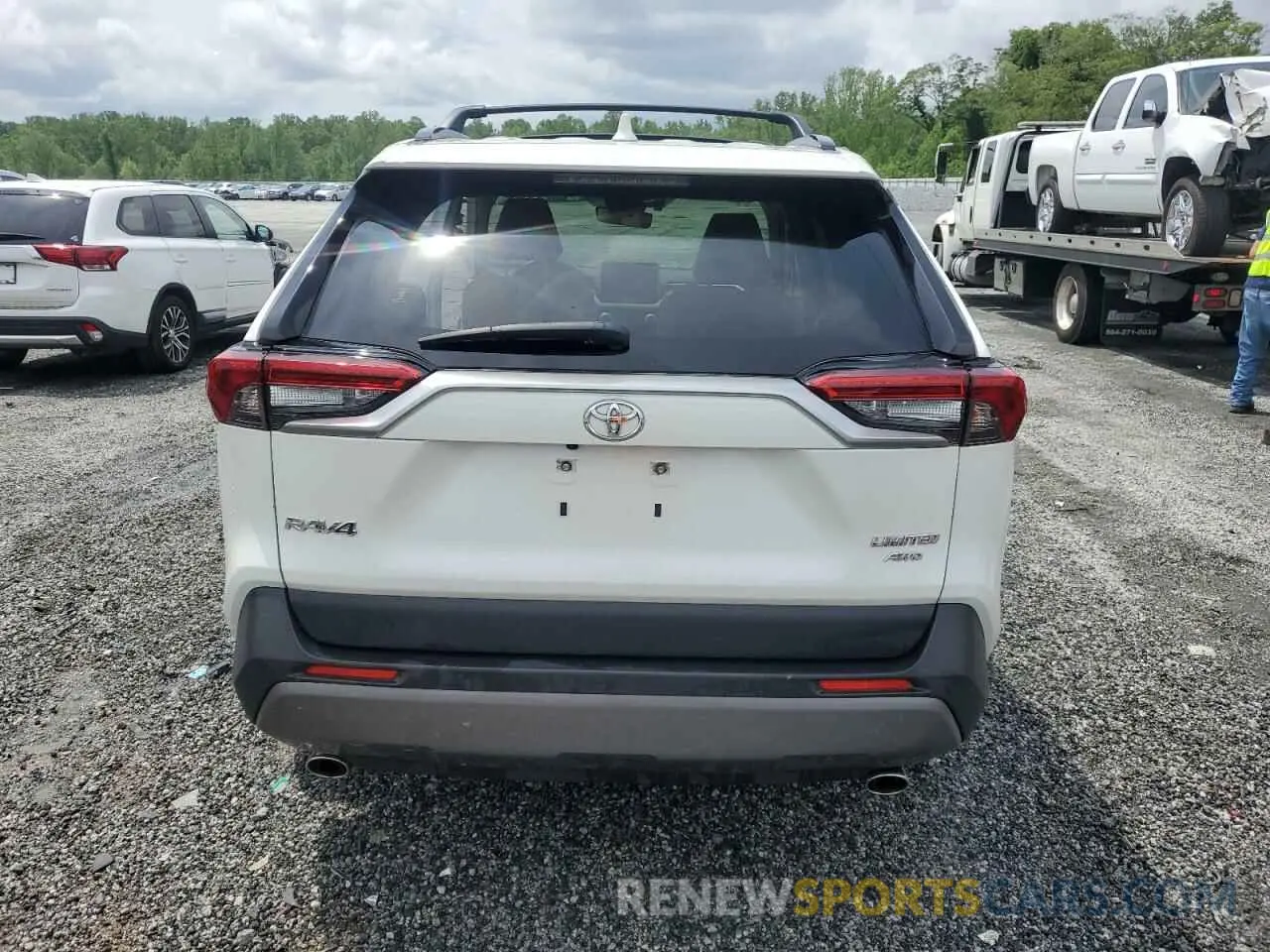 6 Photograph of a damaged car JTMN1RFV8LD527887 TOYOTA RAV4 2020