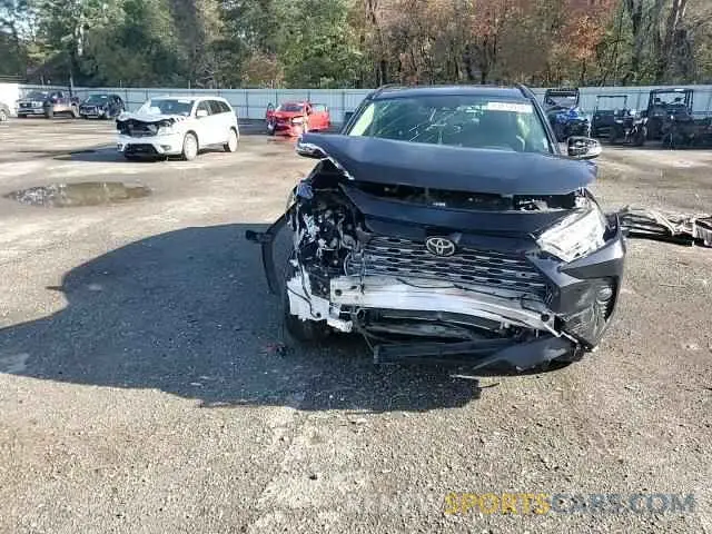 11 Photograph of a damaged car JTMN1RFV8LJ037239 TOYOTA RAV4 2020