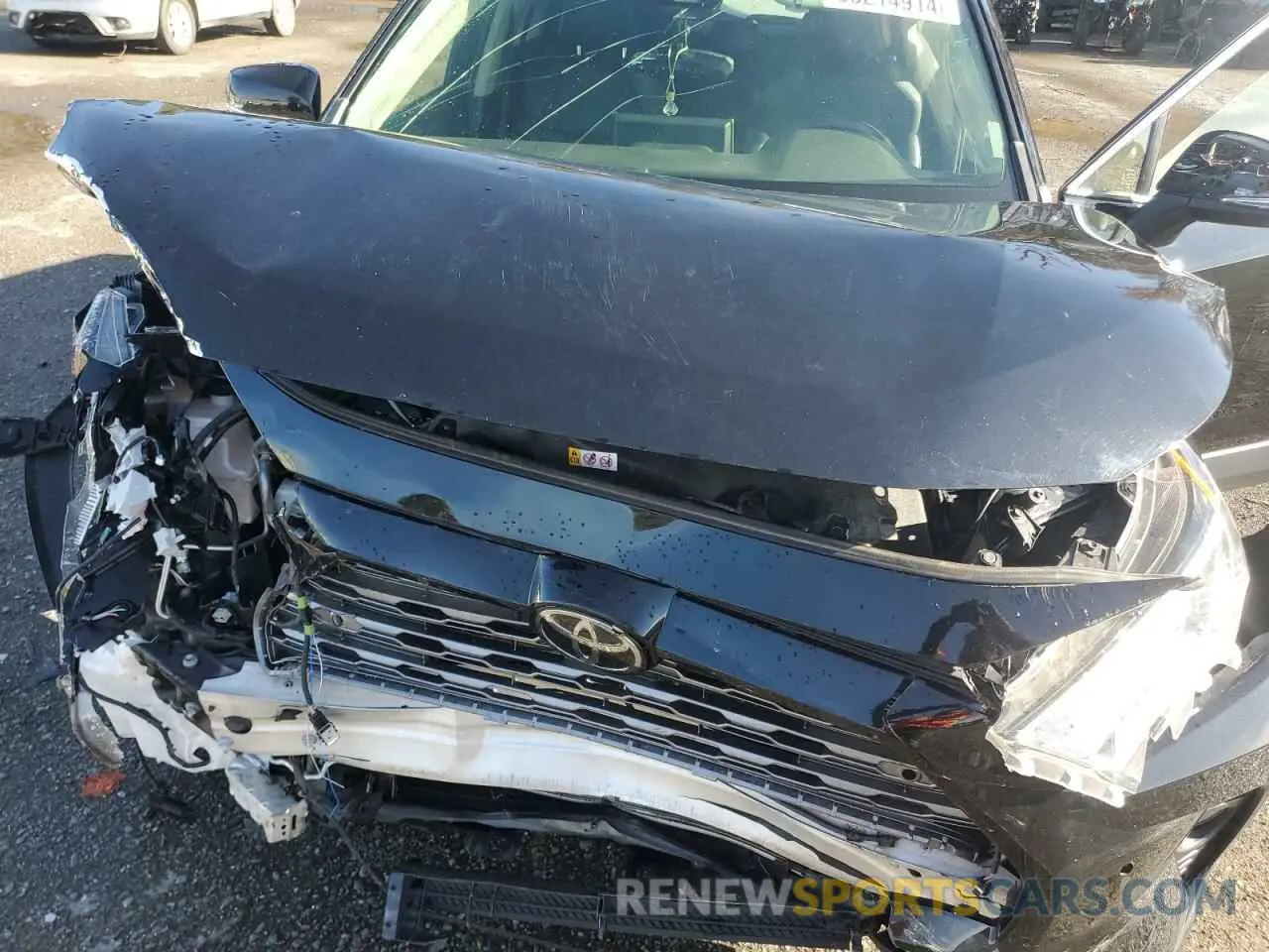 14 Photograph of a damaged car JTMN1RFV8LJ037239 TOYOTA RAV4 2020