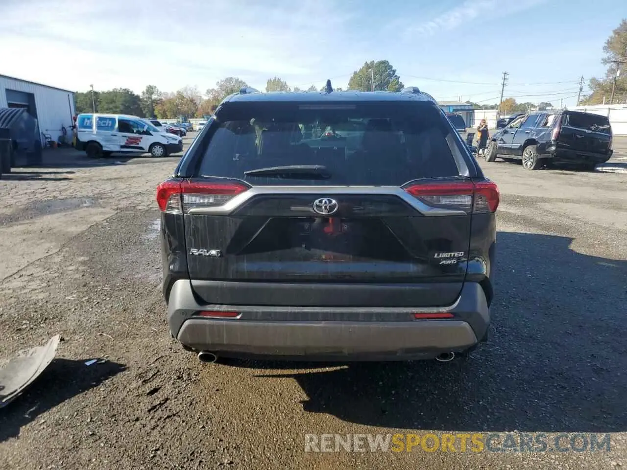 6 Photograph of a damaged car JTMN1RFV8LJ037239 TOYOTA RAV4 2020