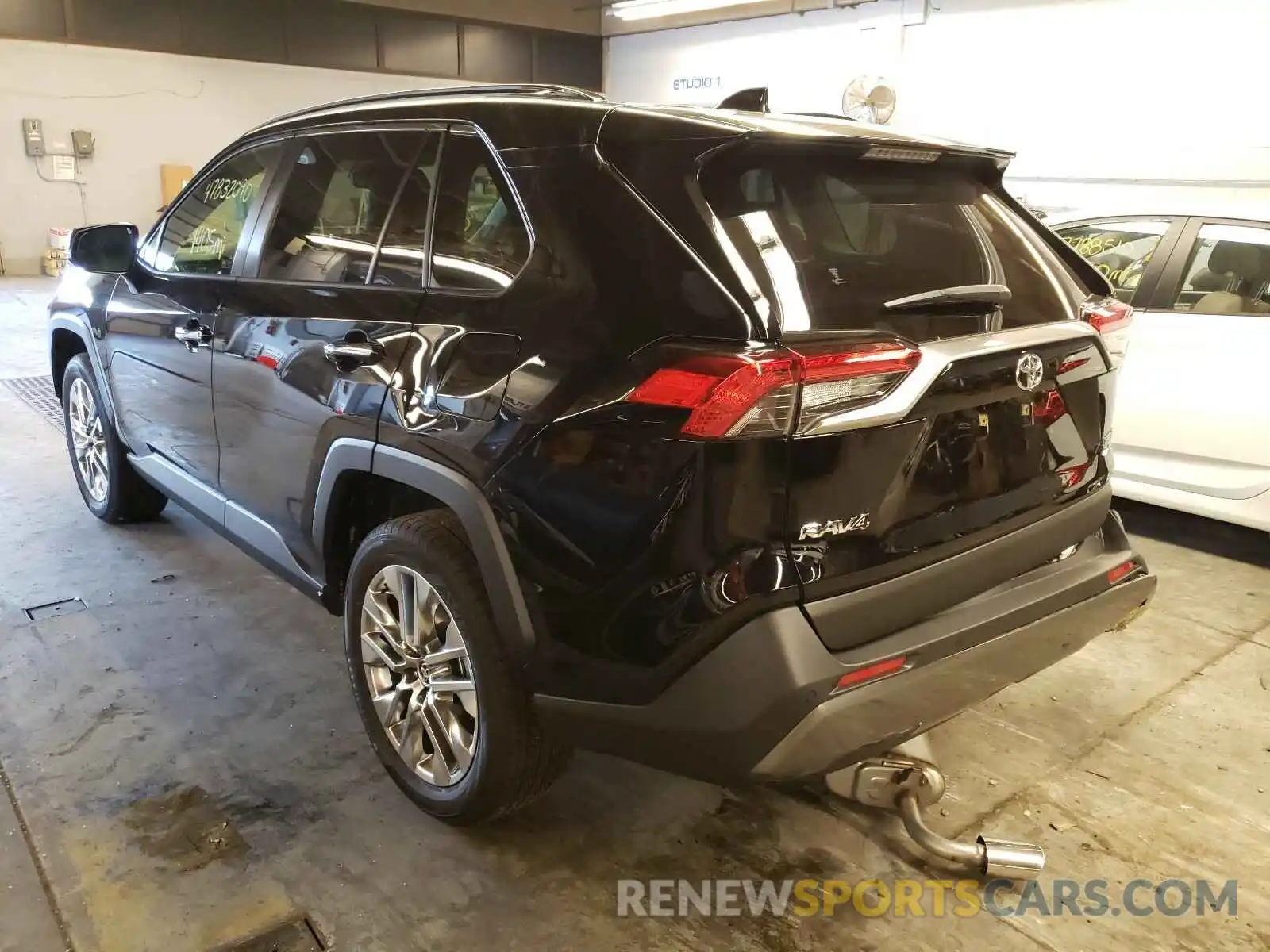 3 Photograph of a damaged car JTMN1RFV9LD061581 TOYOTA RAV4 2020