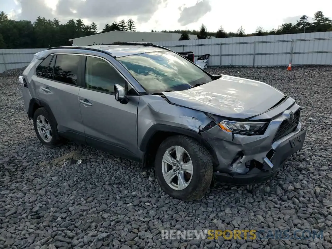 4 Photograph of a damaged car JTMP1RFV0LD051319 TOYOTA RAV4 2020