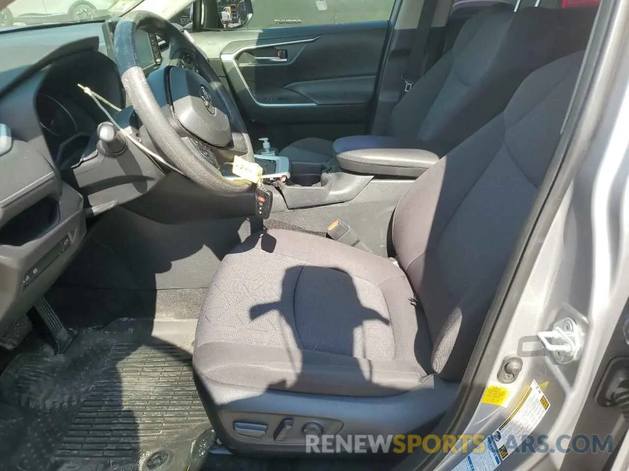 7 Photograph of a damaged car JTMP1RFV1LD066587 TOYOTA RAV4 2020