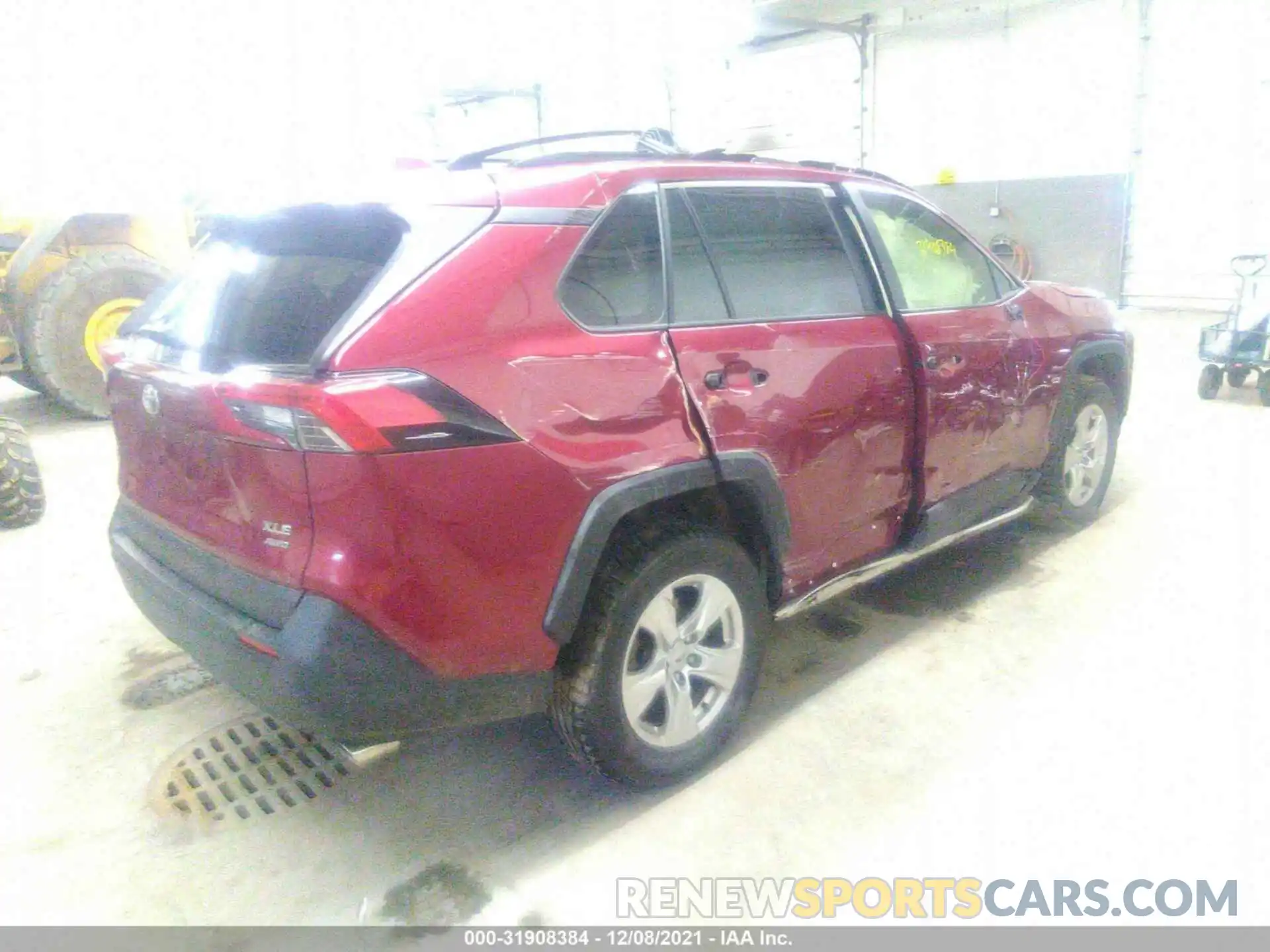 4 Photograph of a damaged car JTMP1RFV1LJ025832 TOYOTA RAV4 2020