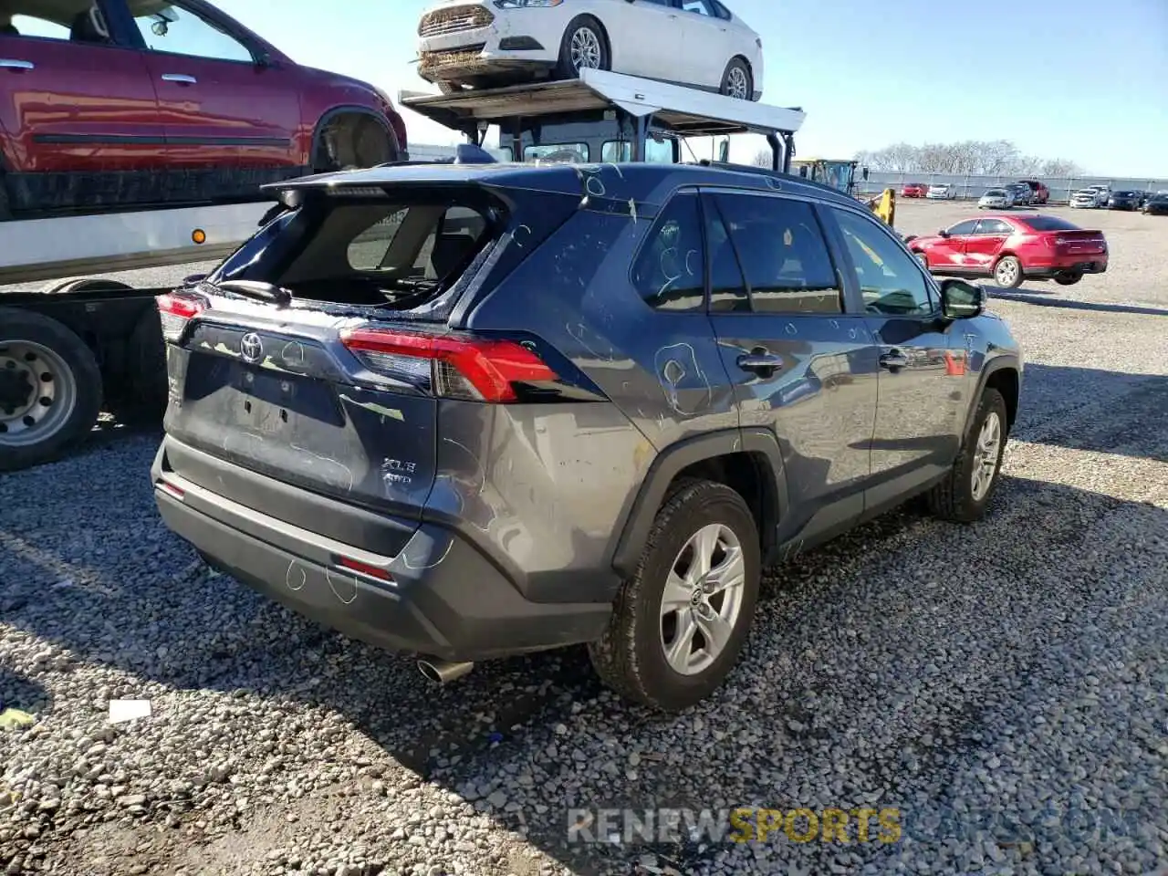 4 Photograph of a damaged car JTMP1RFV2LD060510 TOYOTA RAV4 2020