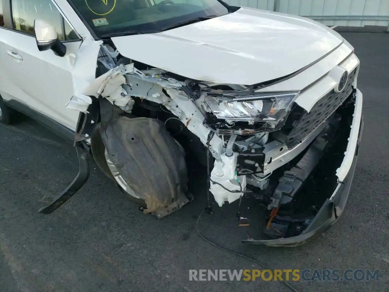 9 Photograph of a damaged car JTMP1RFV2LD065254 TOYOTA RAV4 2020