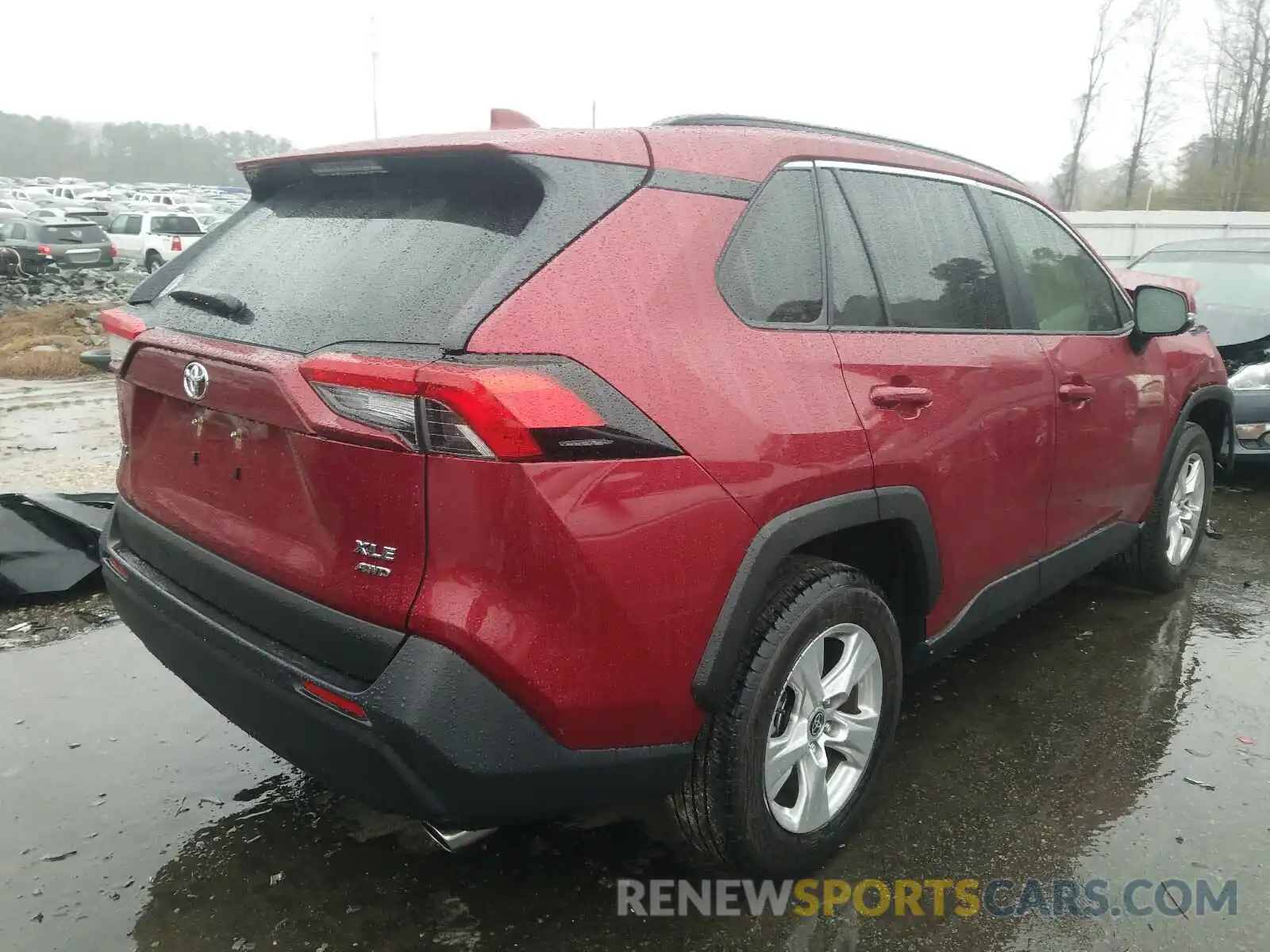 4 Photograph of a damaged car JTMP1RFV2LJ036760 TOYOTA RAV4 2020