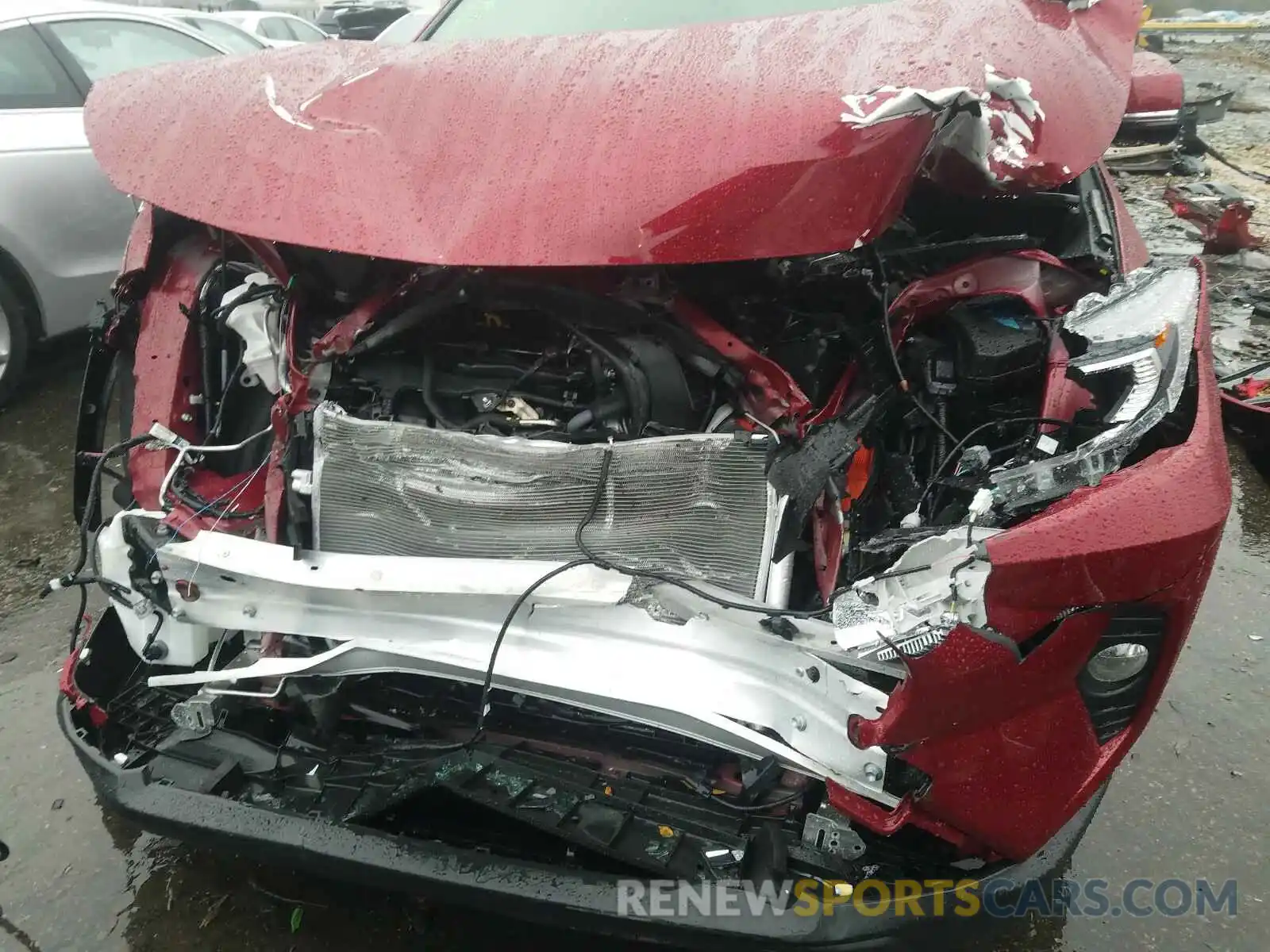 9 Photograph of a damaged car JTMP1RFV2LJ036760 TOYOTA RAV4 2020