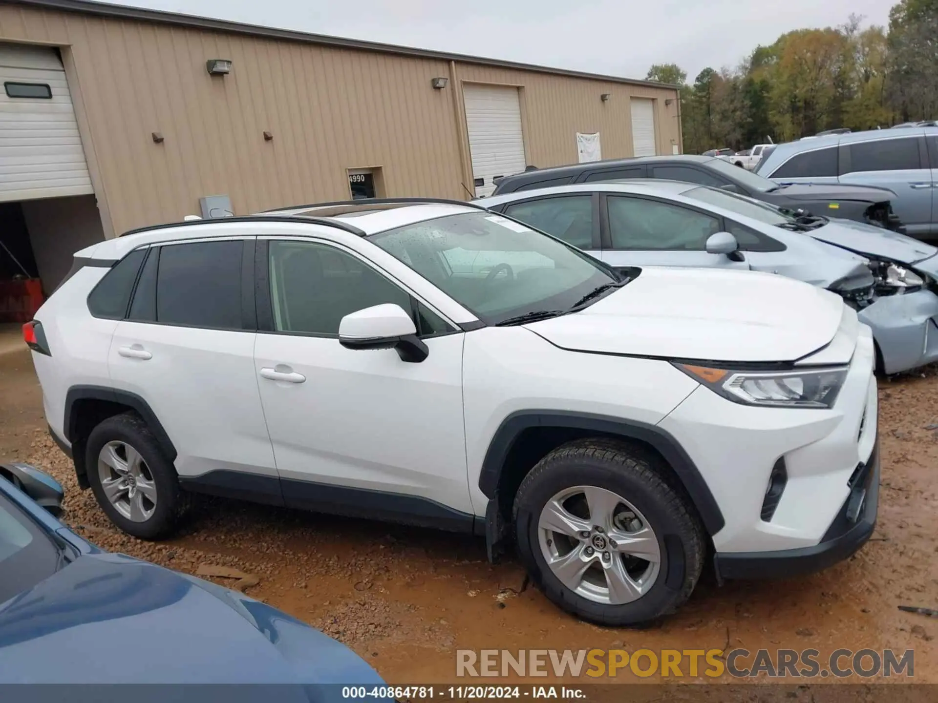 13 Photograph of a damaged car JTMP1RFV3LD529958 TOYOTA RAV4 2020