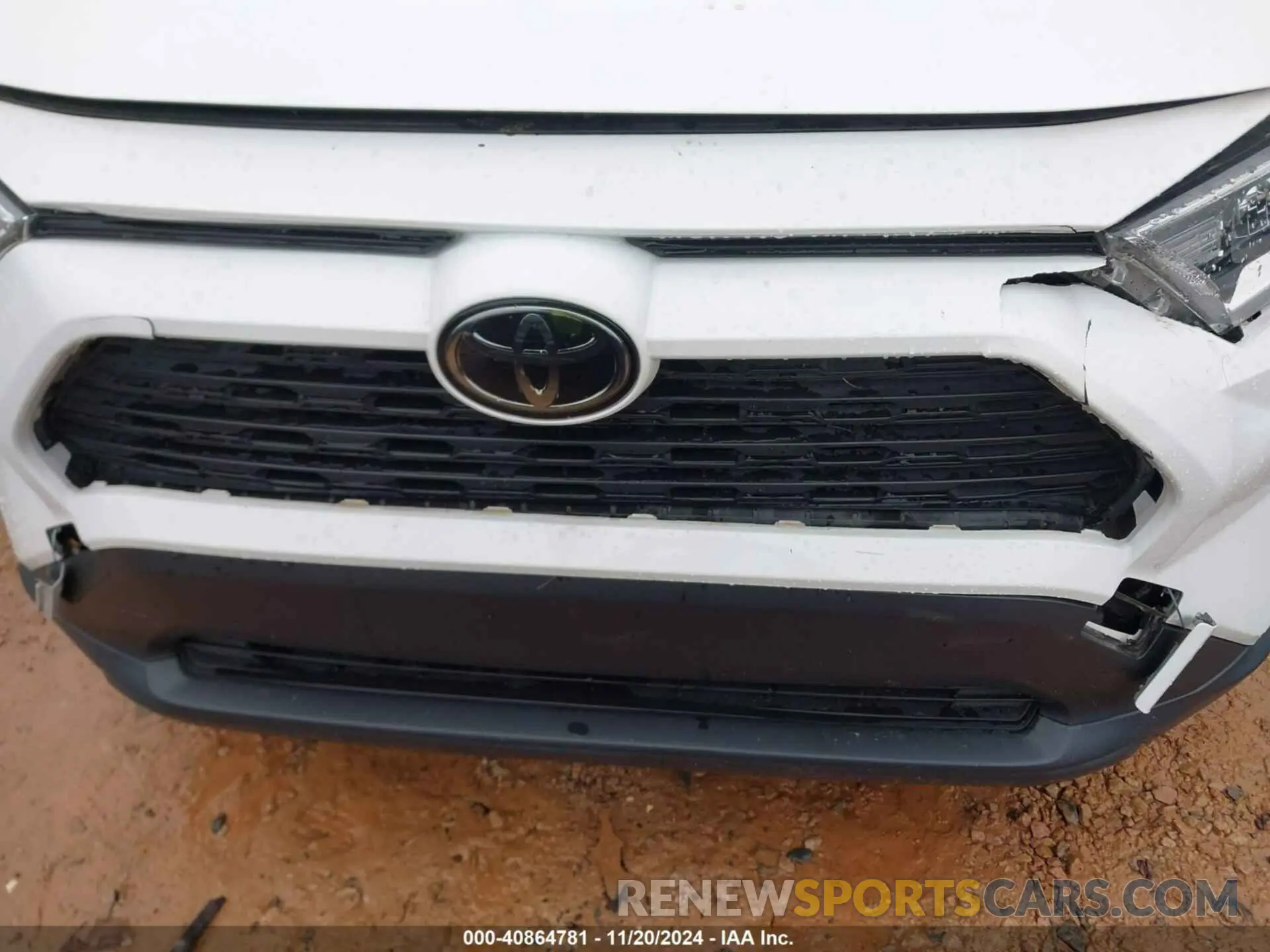 18 Photograph of a damaged car JTMP1RFV3LD529958 TOYOTA RAV4 2020