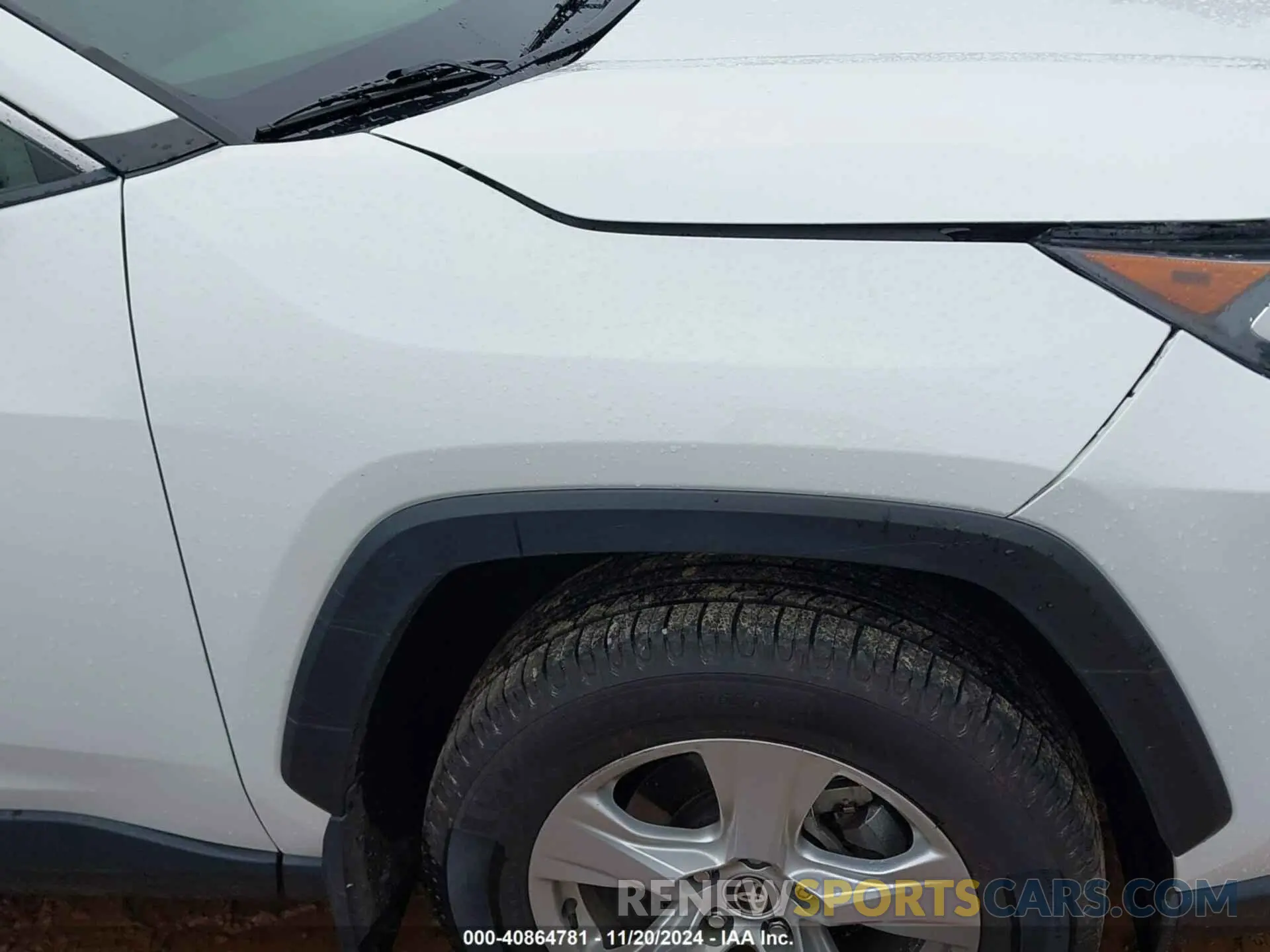 21 Photograph of a damaged car JTMP1RFV3LD529958 TOYOTA RAV4 2020