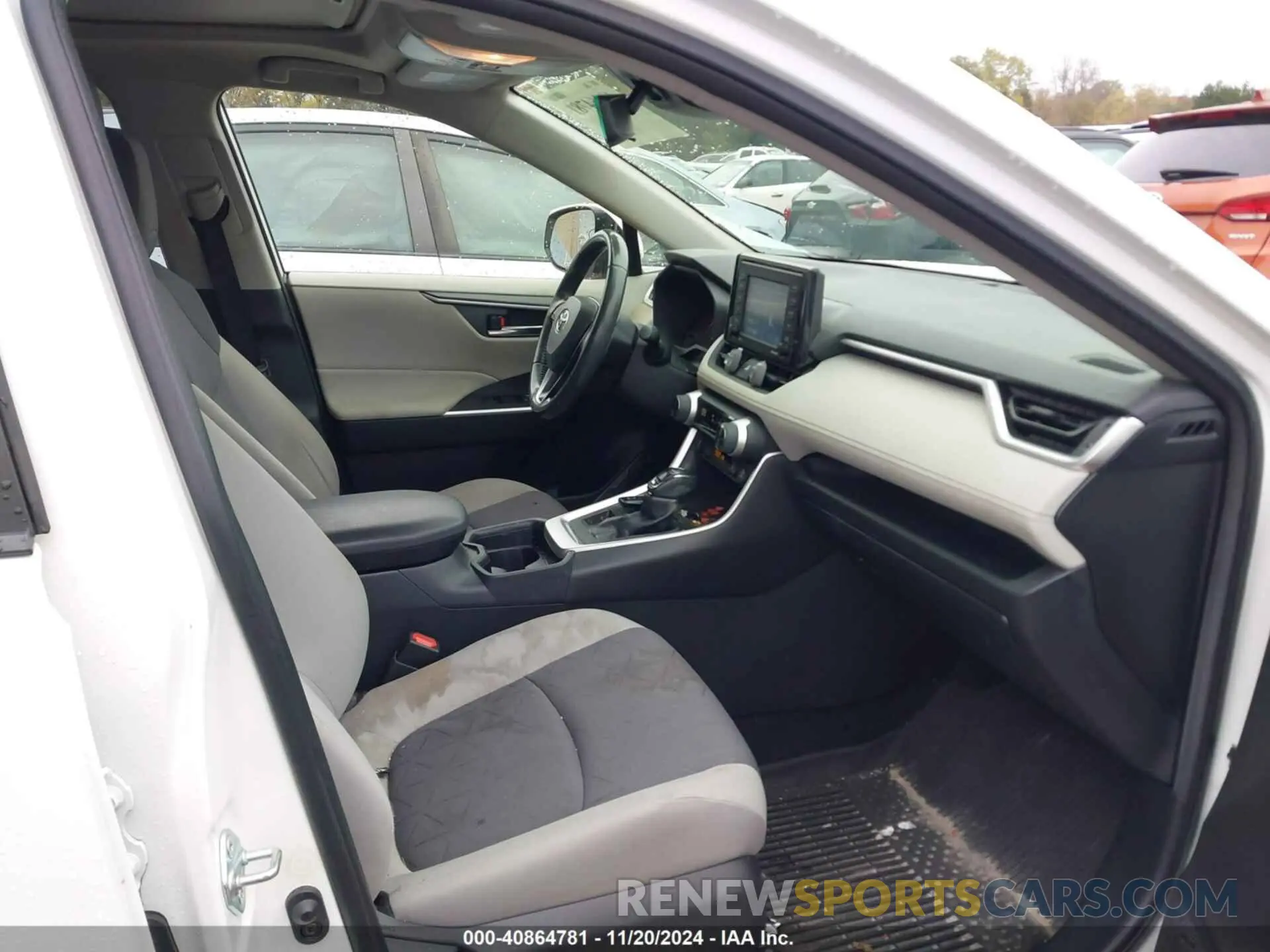 5 Photograph of a damaged car JTMP1RFV3LD529958 TOYOTA RAV4 2020