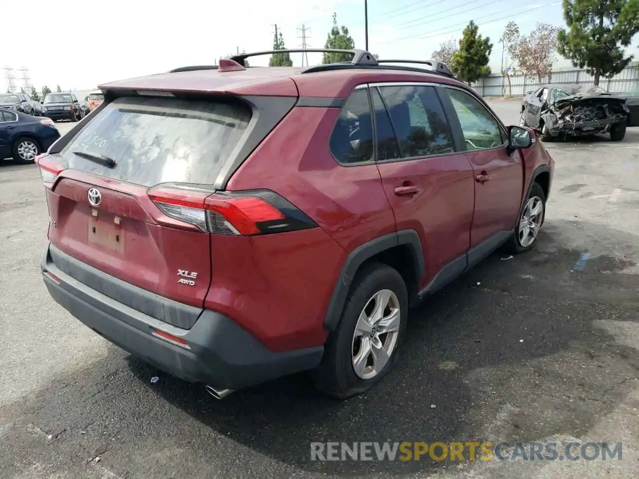 4 Photograph of a damaged car JTMP1RFV3LJ029624 TOYOTA RAV4 2020