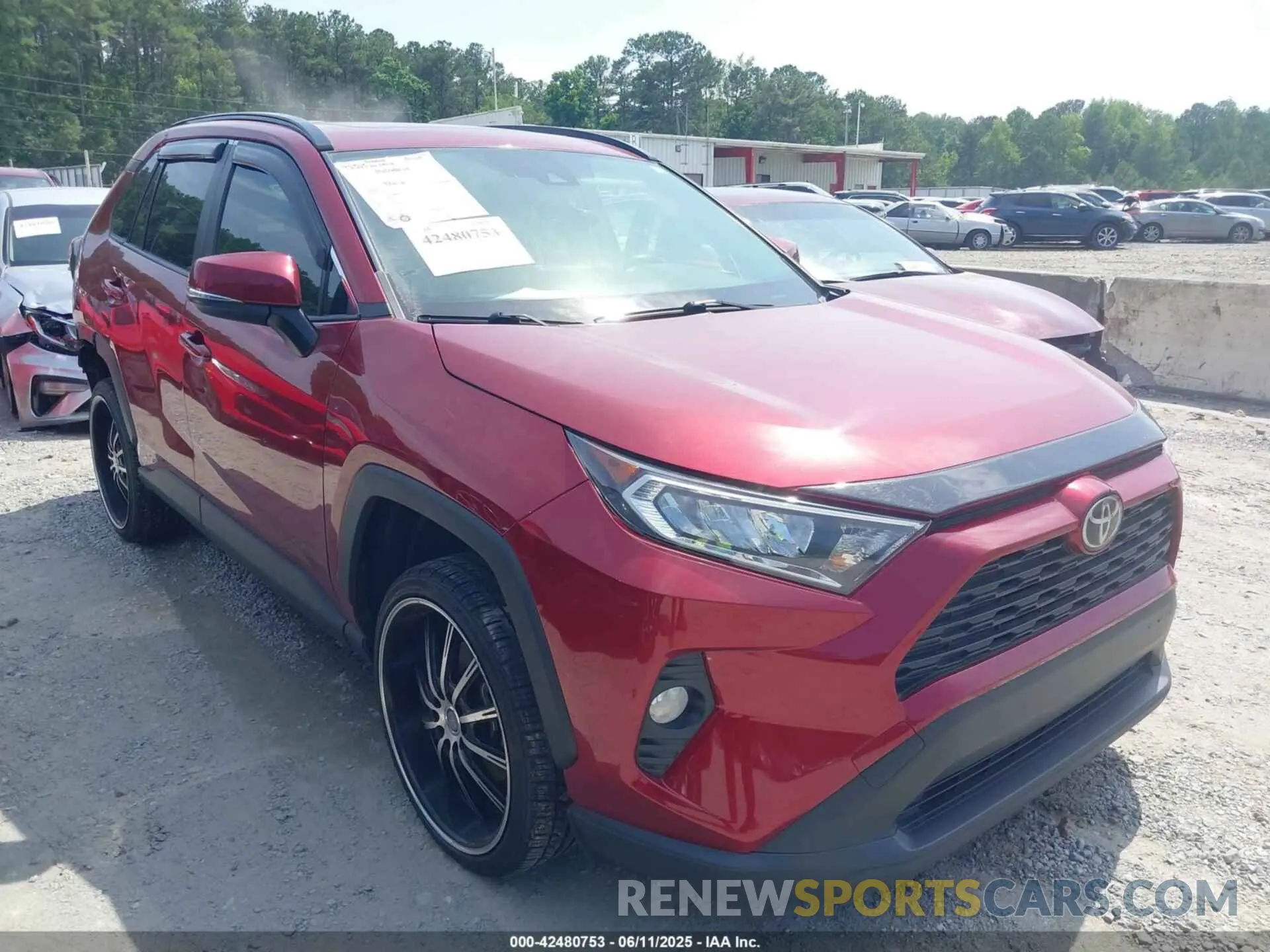 1 Photograph of a damaged car JTMP1RFV3LJ035164 TOYOTA RAV4 2020