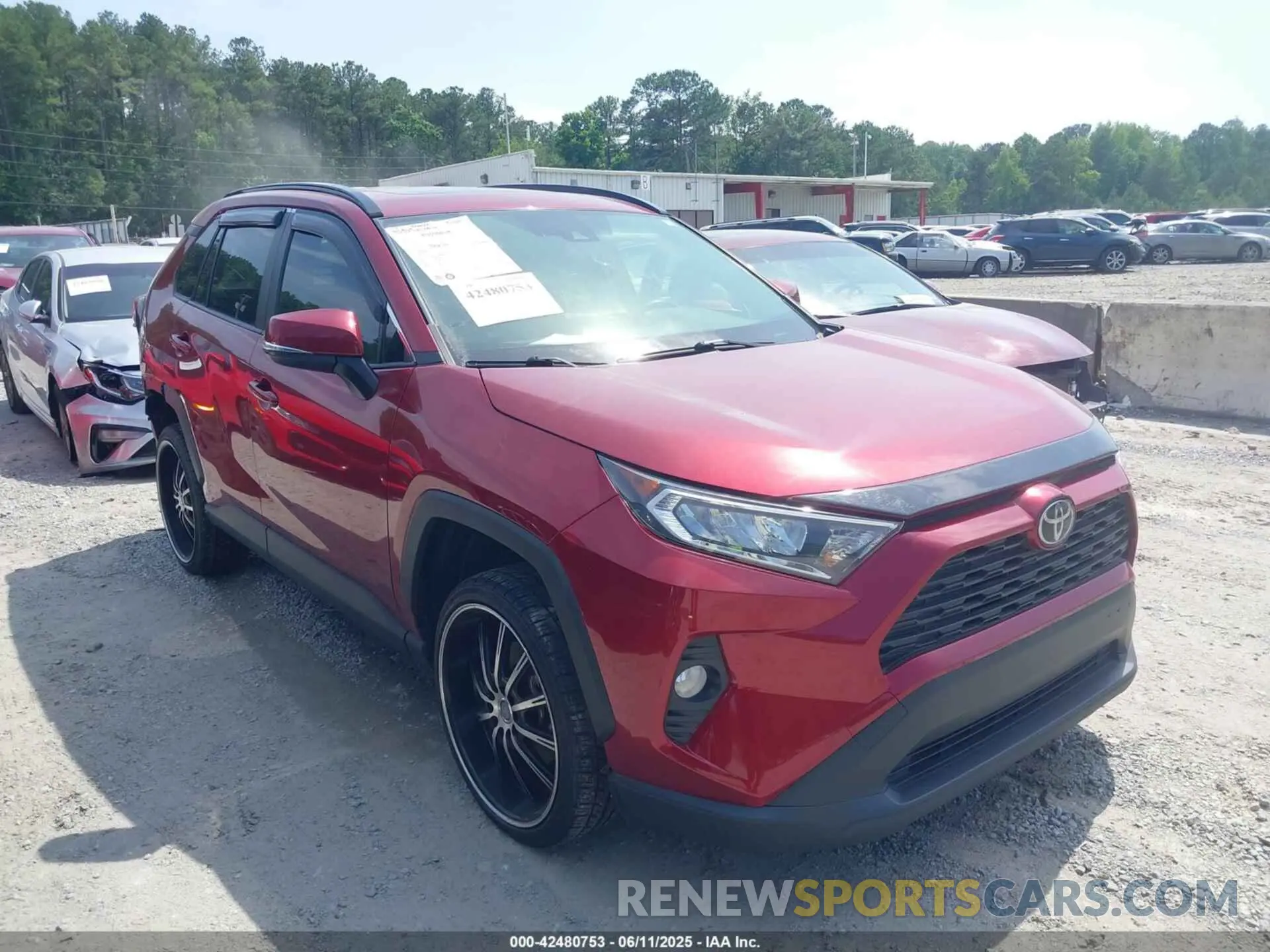 13 Photograph of a damaged car JTMP1RFV3LJ035164 TOYOTA RAV4 2020
