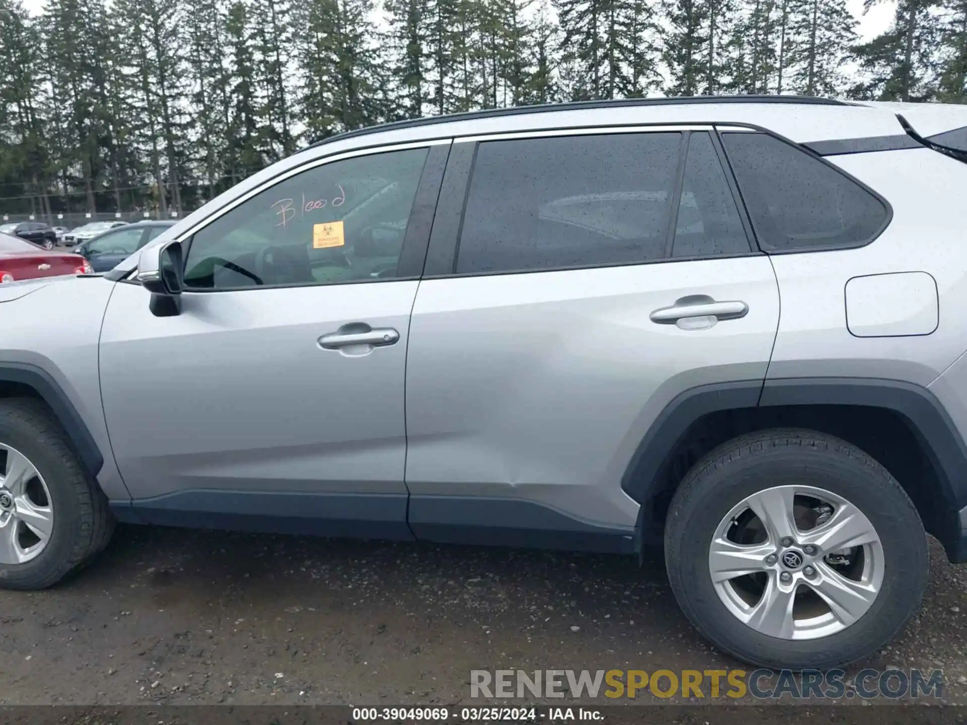 14 Photograph of a damaged car JTMP1RFV3LJ036556 TOYOTA RAV4 2020