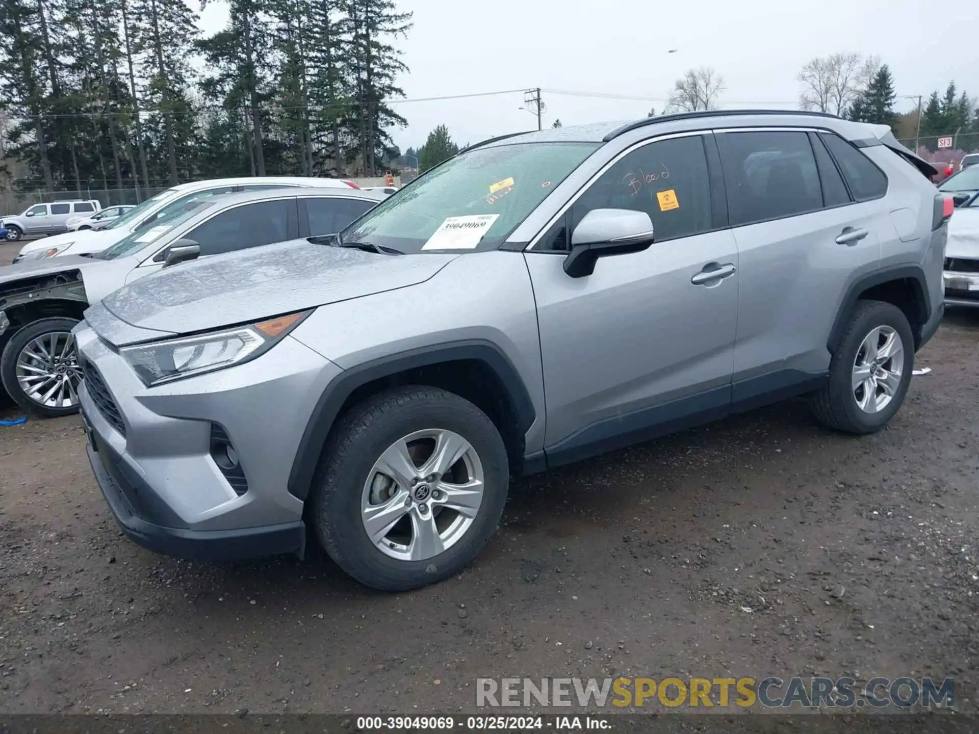 2 Photograph of a damaged car JTMP1RFV3LJ036556 TOYOTA RAV4 2020