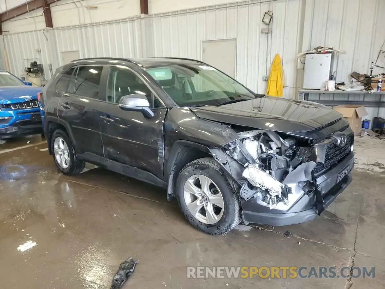 4 Photograph of a damaged car JTMP1RFV4LD050061 TOYOTA RAV4 2020
